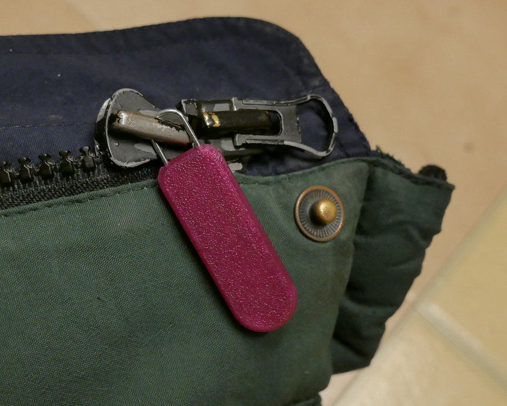 Large Paperclip Zipper Pull