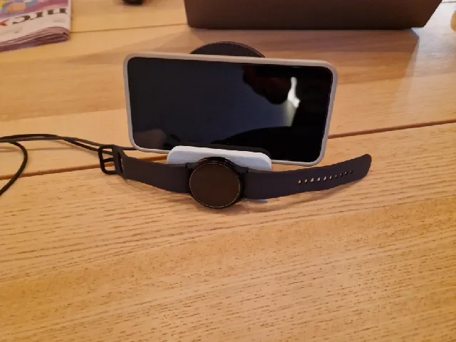 IKEA NORDMÄRKE phone charging stand + Samsung Watch 3/4/5/6 charger
