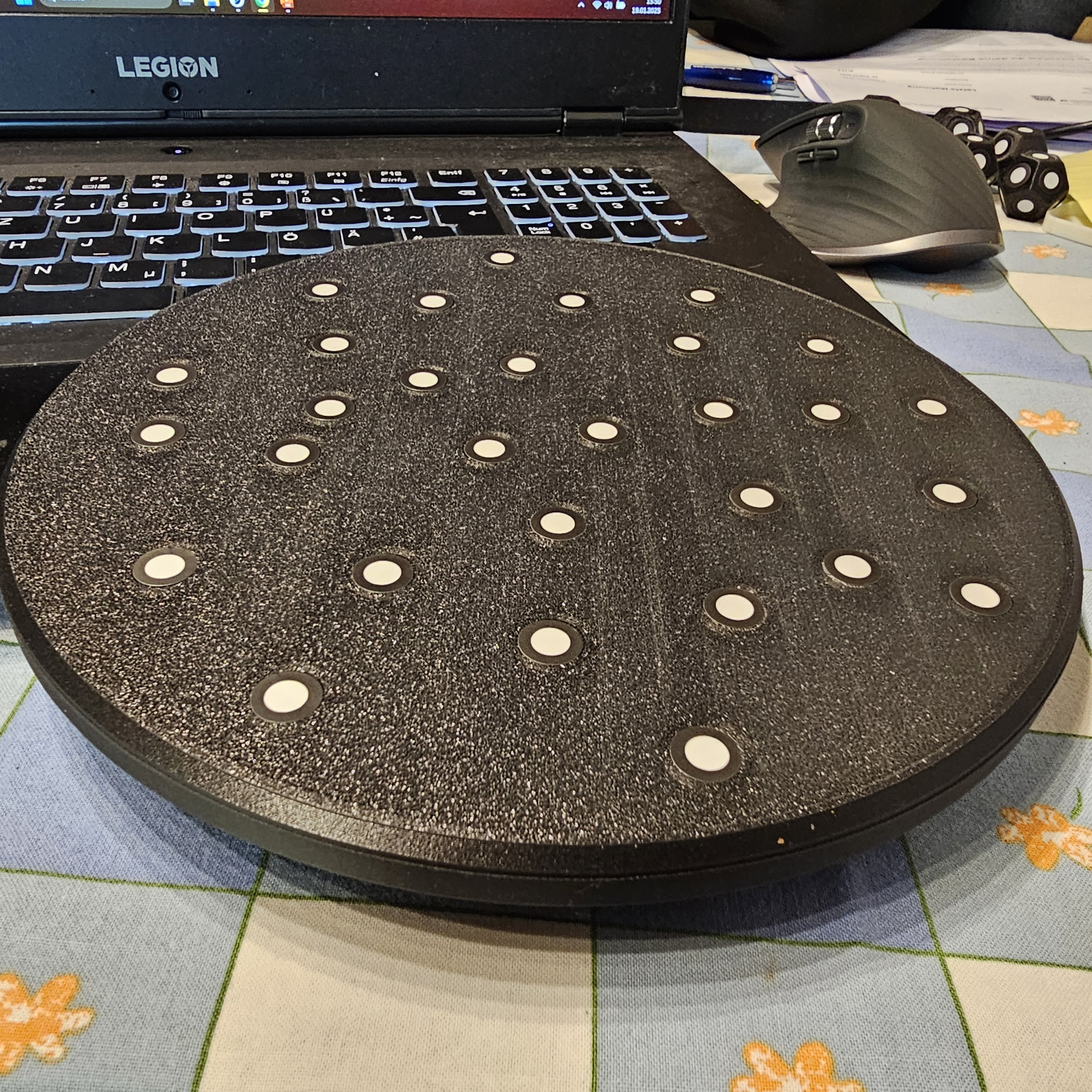 Turntable, scantable cover for 200mm turntable