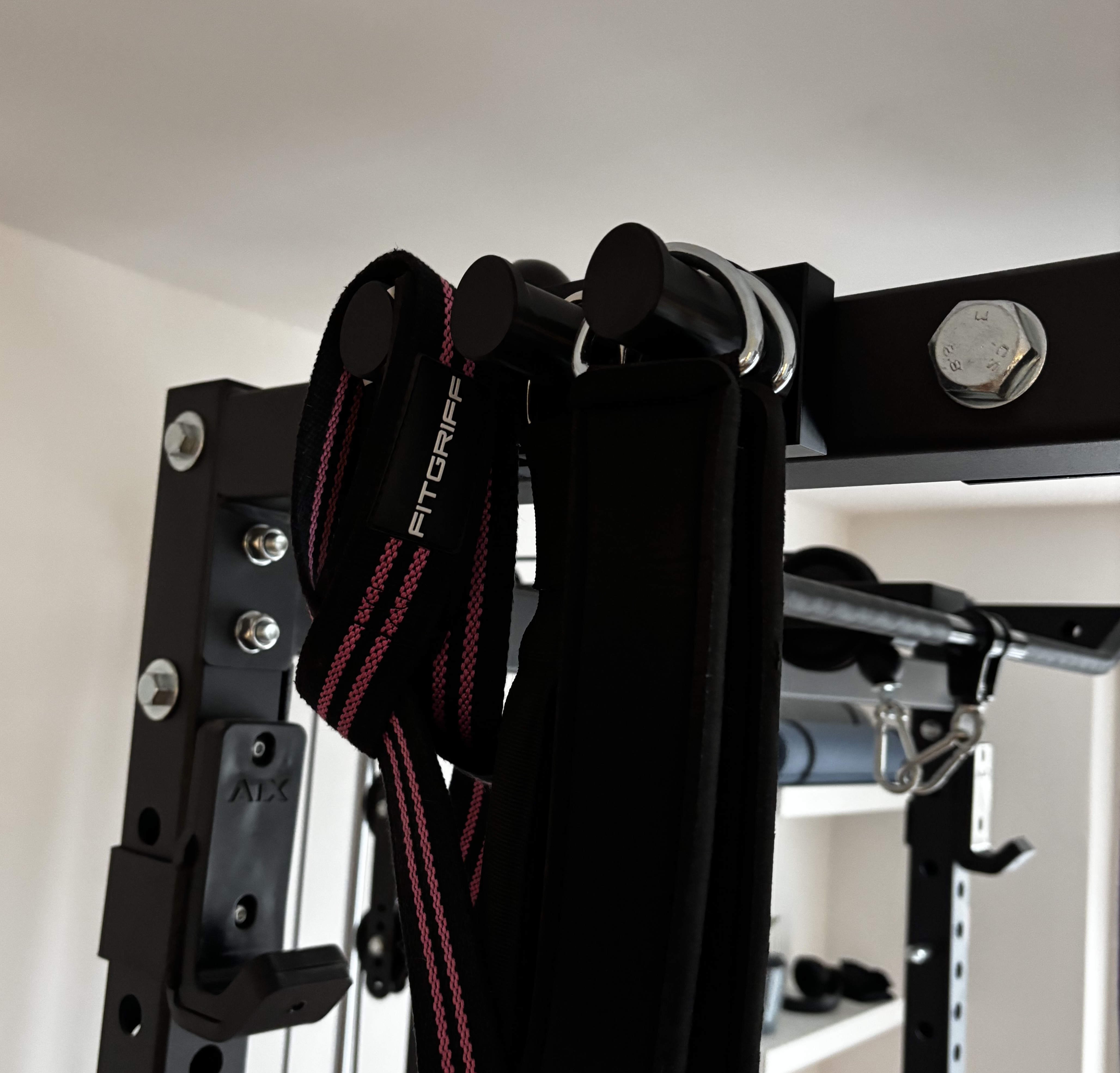 Holder for Straps on ATX 600 Rack