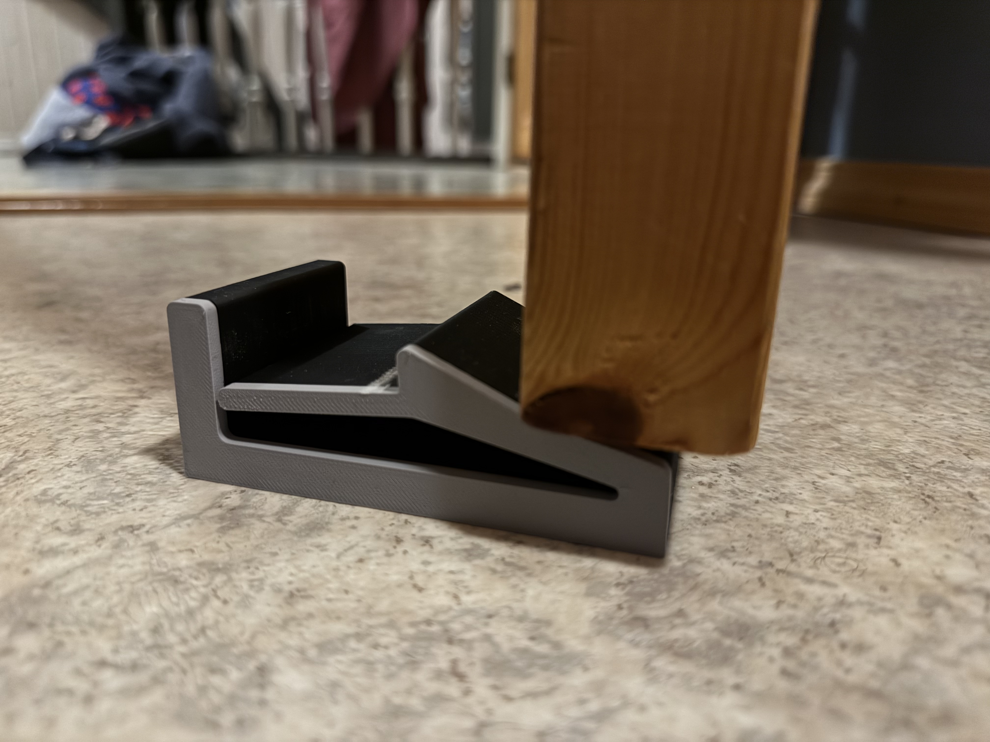 Miniatura 4 do modelo 3D Locking/Latching Door Stop