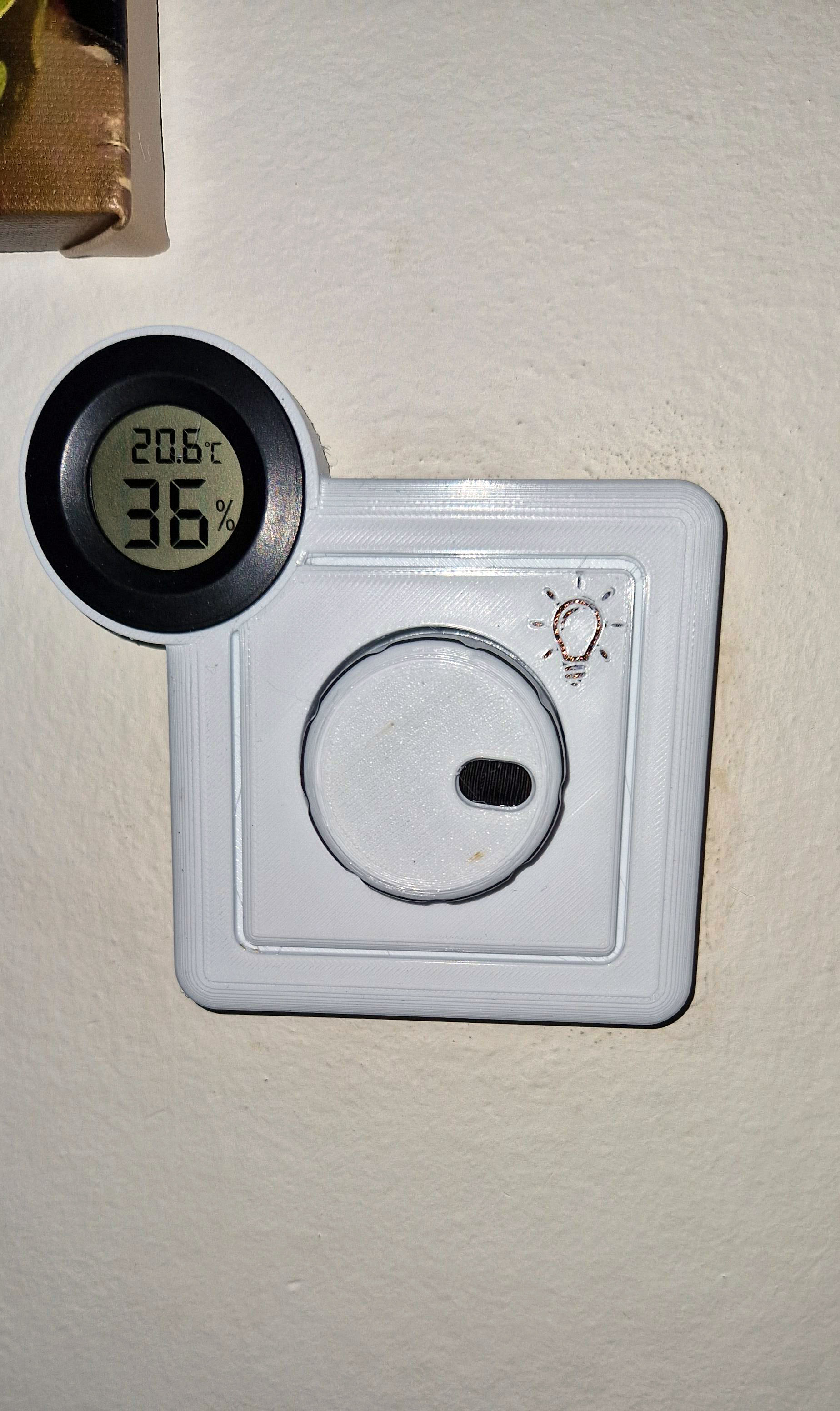 Light switch dimmer + thermometer and hygrometer