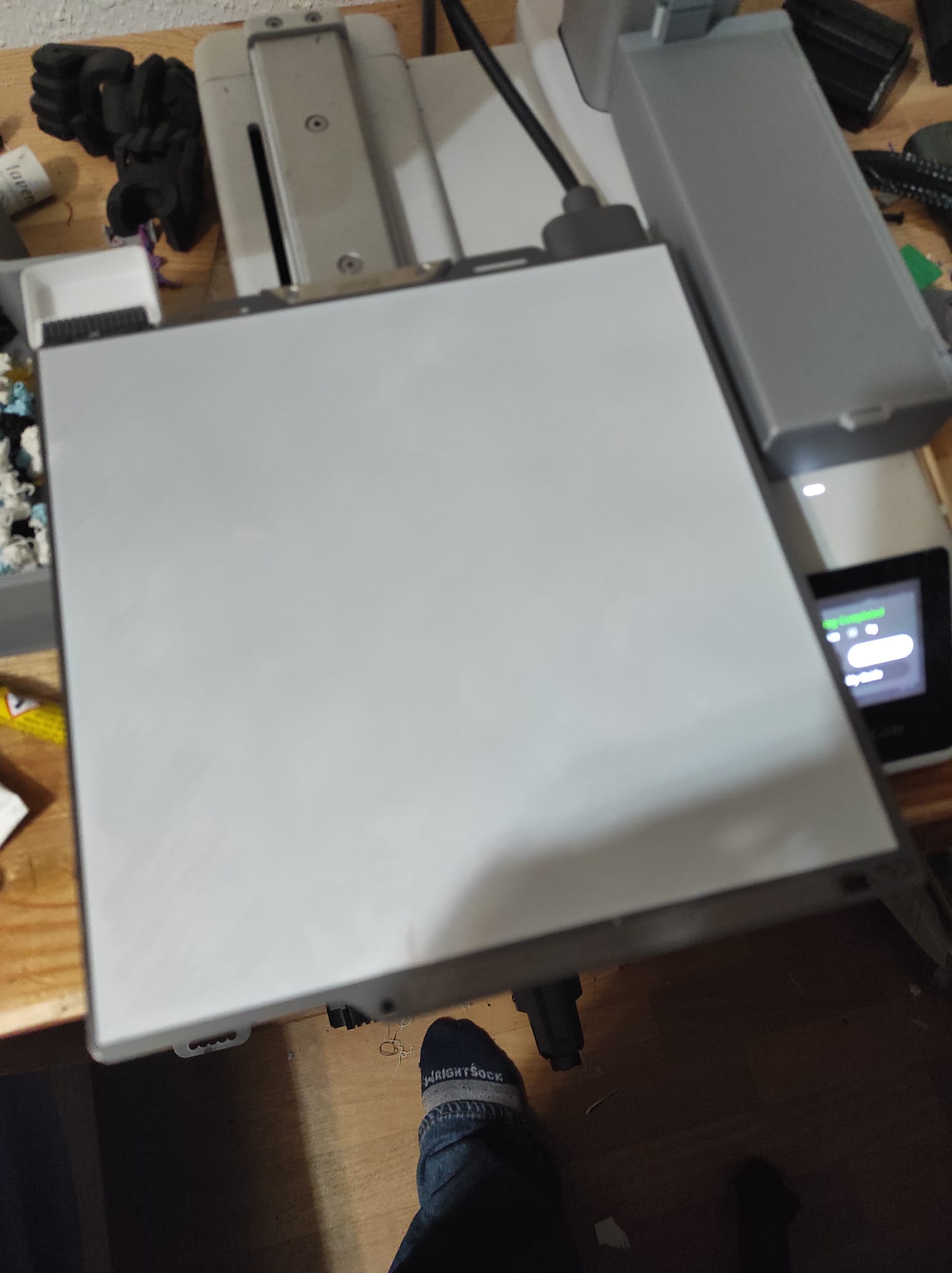 Build plate cleaner