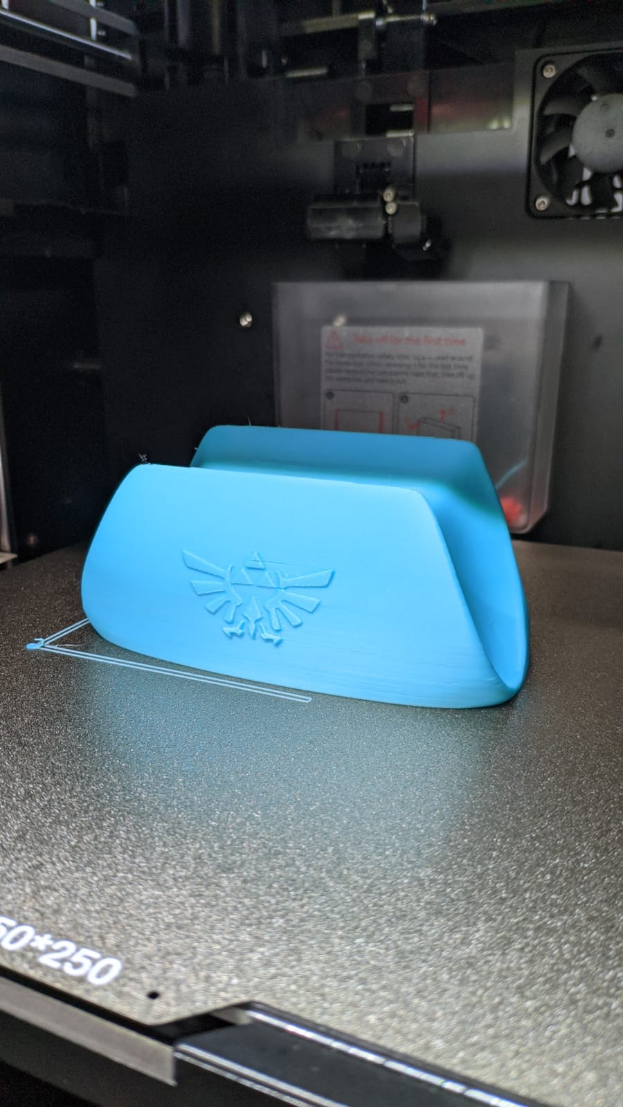 Minimalistic switch pro stand - Zelda Logo