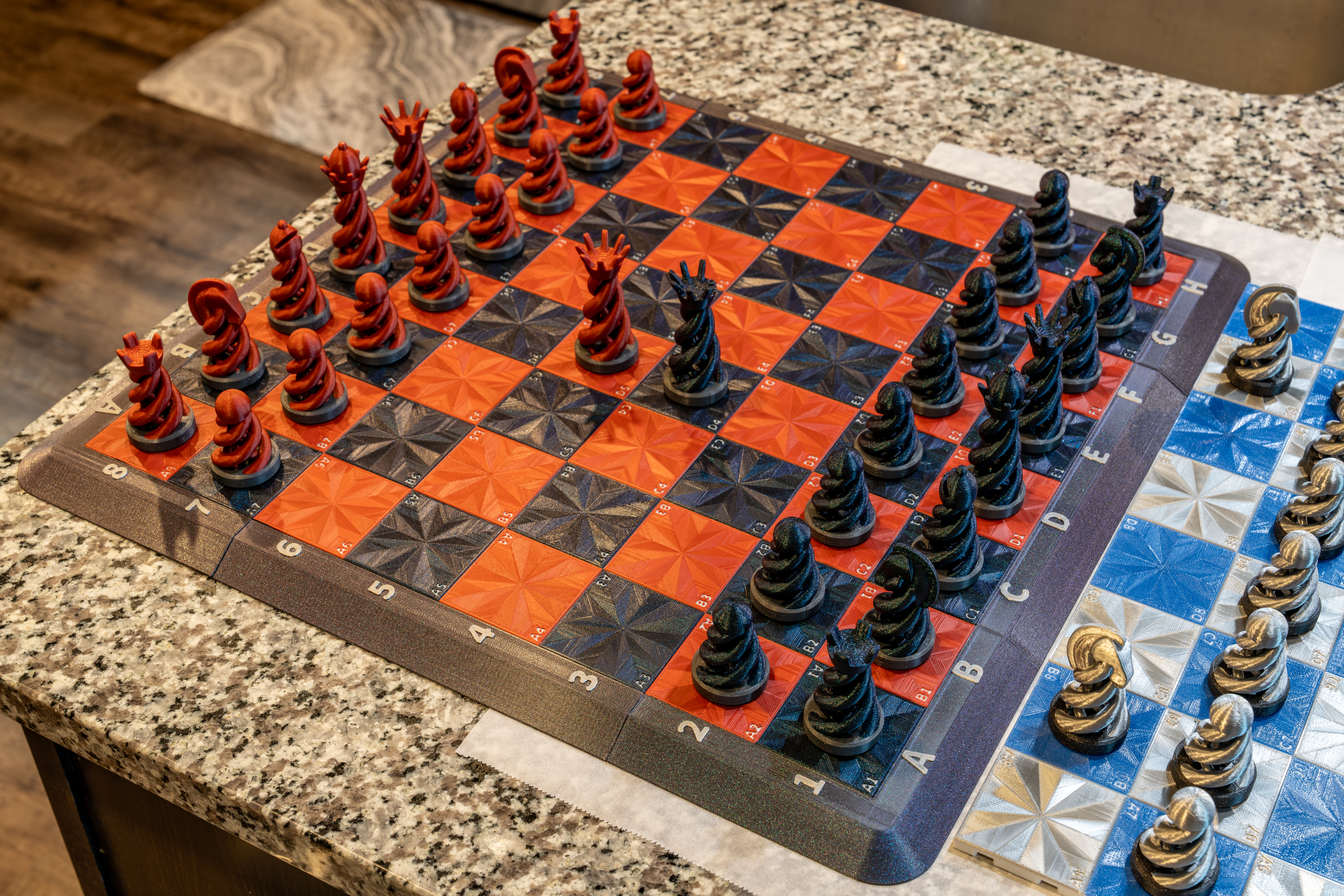 Chessboard, Base, and Spiral Chess Pieces - Modular Construction — miniatura 19