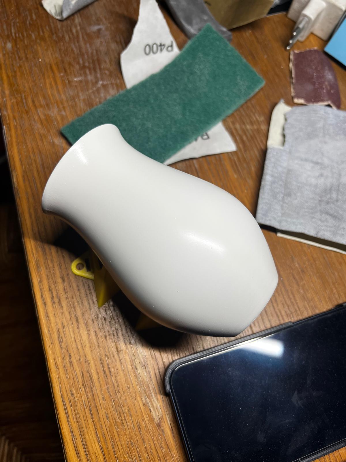 Wall-Mountable Simple Vase
