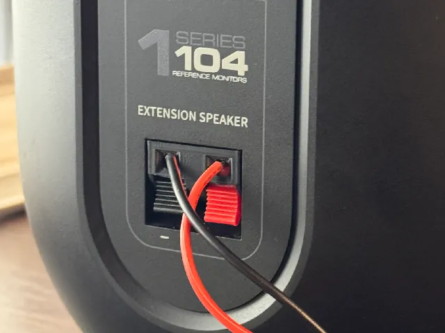 Speaker terminal frame JBL One 104