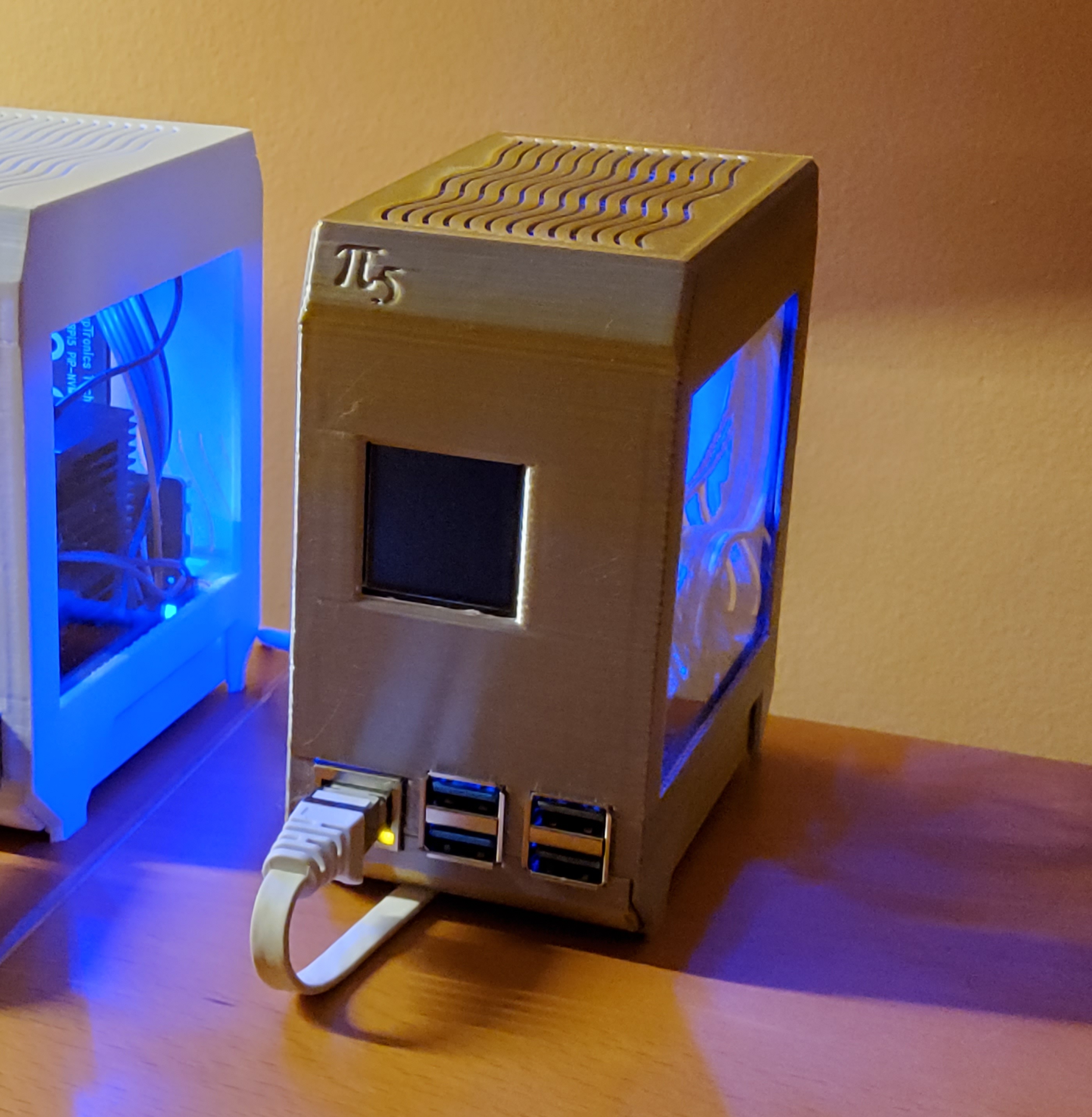 Miniatura 3 do modelo 3D Mini Tower Computer Case for the Raspberry Pi 5
