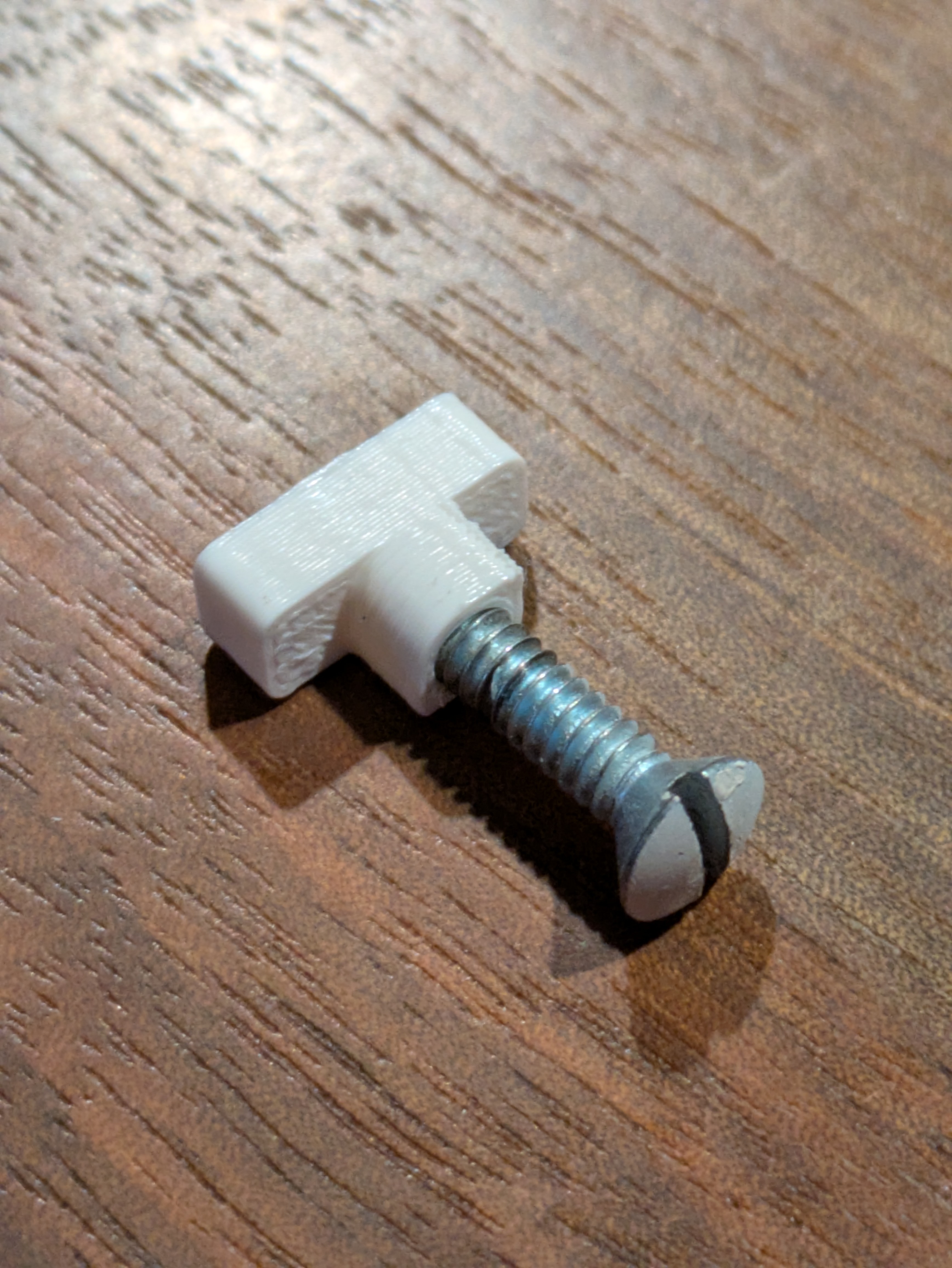 Skadis T-nut, remix for UNC #6-32 screws (standard face plate screws)