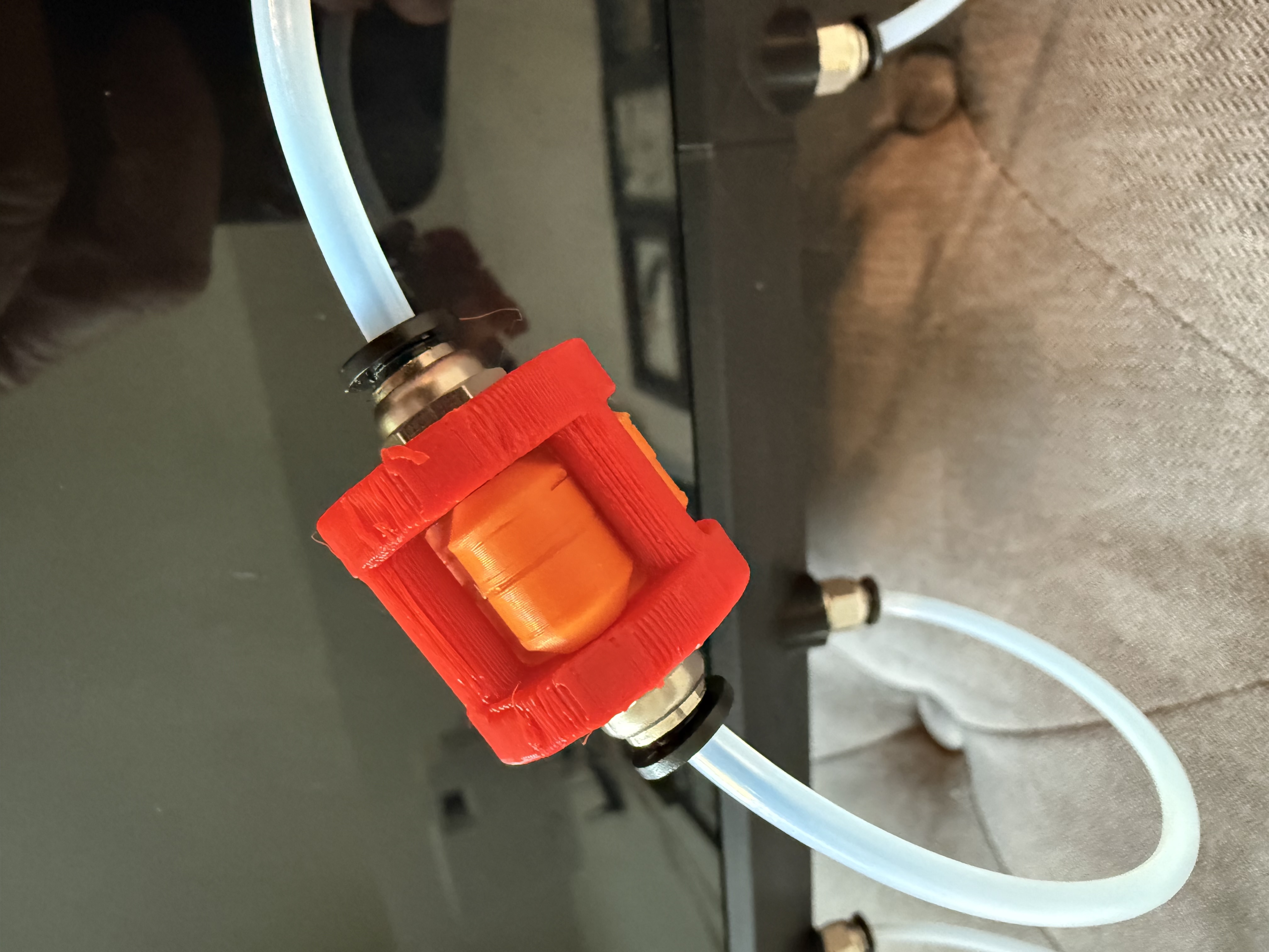 Secure Clasp for Magnetic PTFE Tubes Connectors