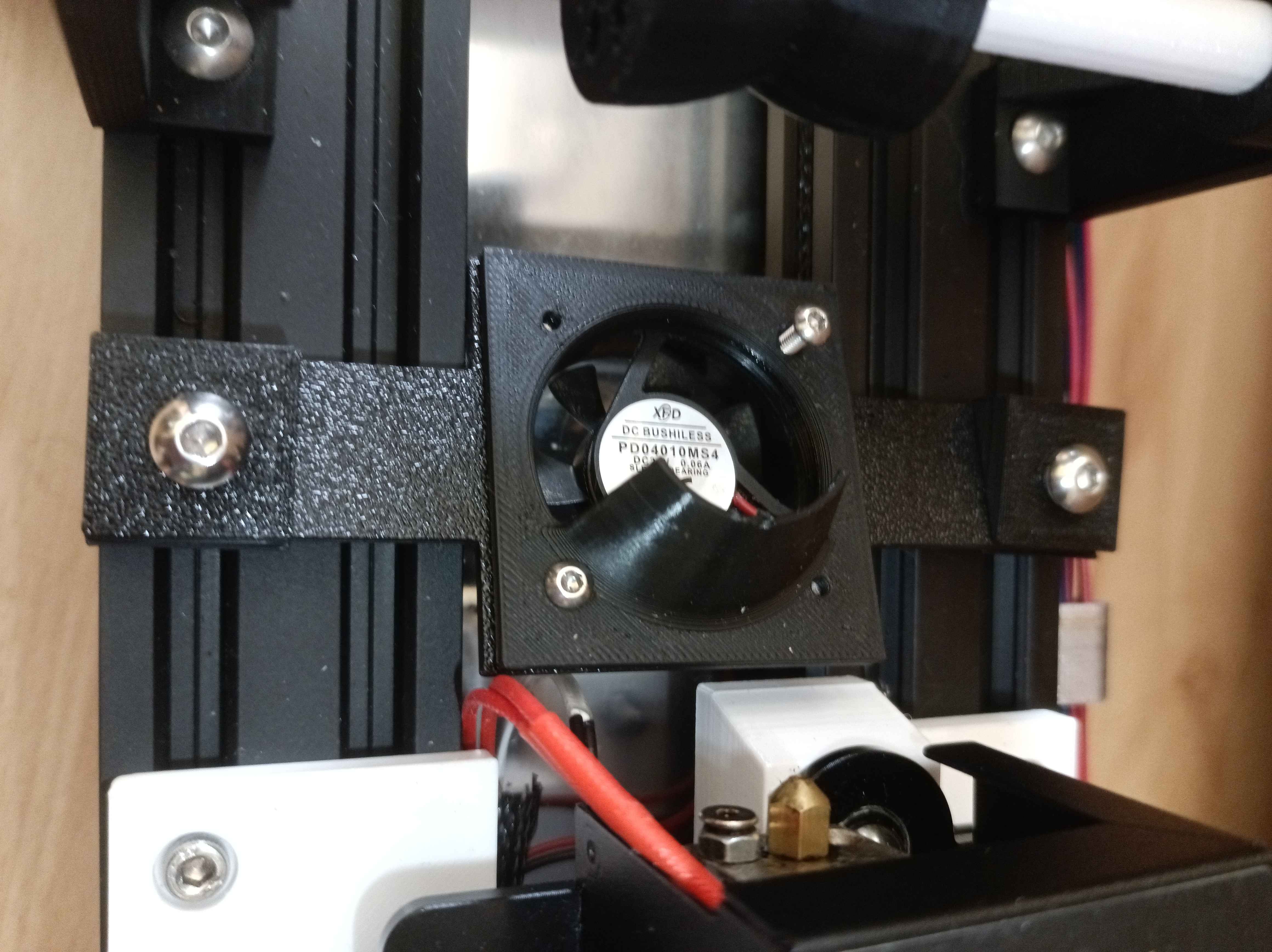 Better cooling fan plate for RECREATOR3D