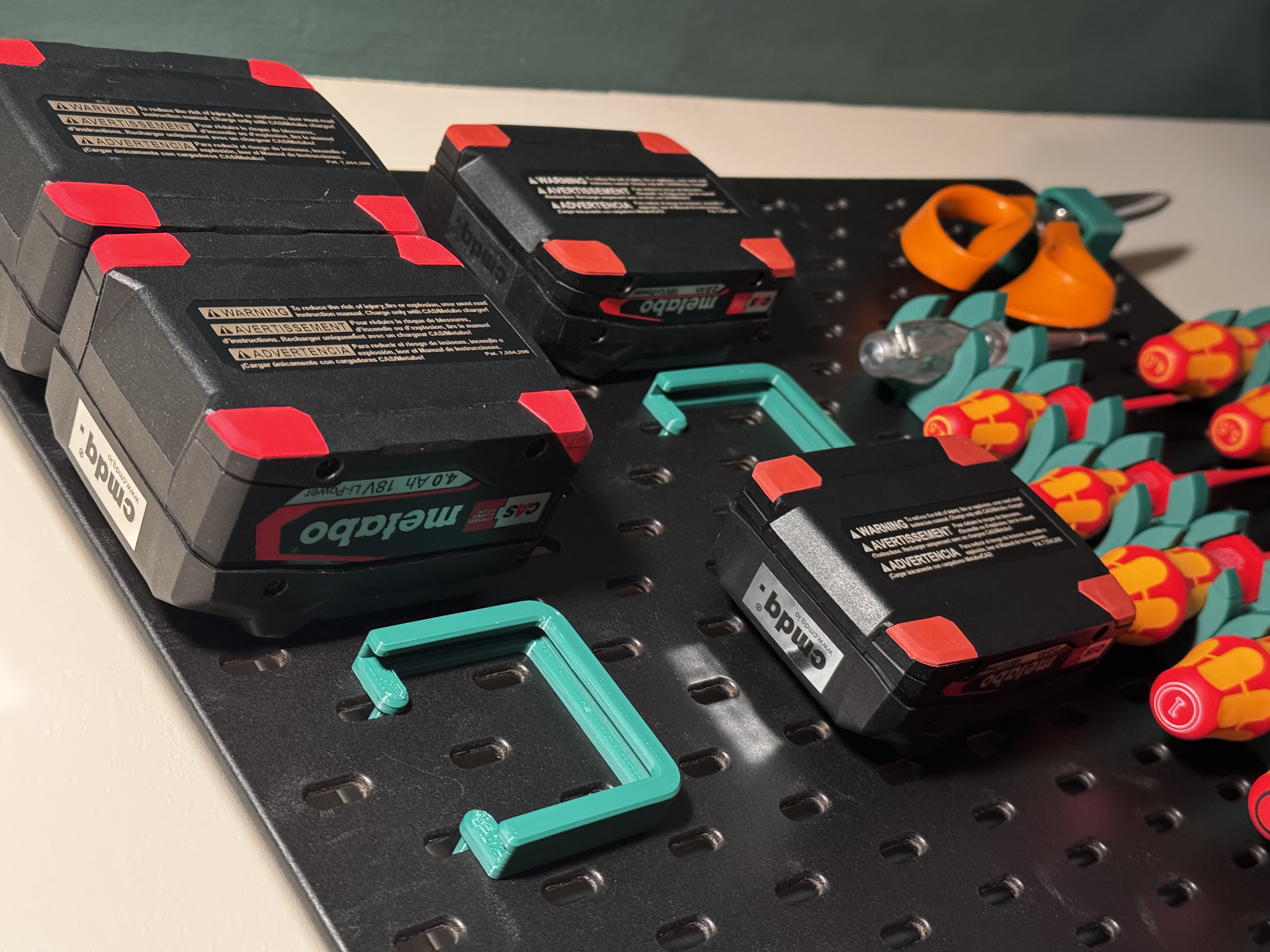 Metabo CAS 18V Skadis Sliding Wall Mount