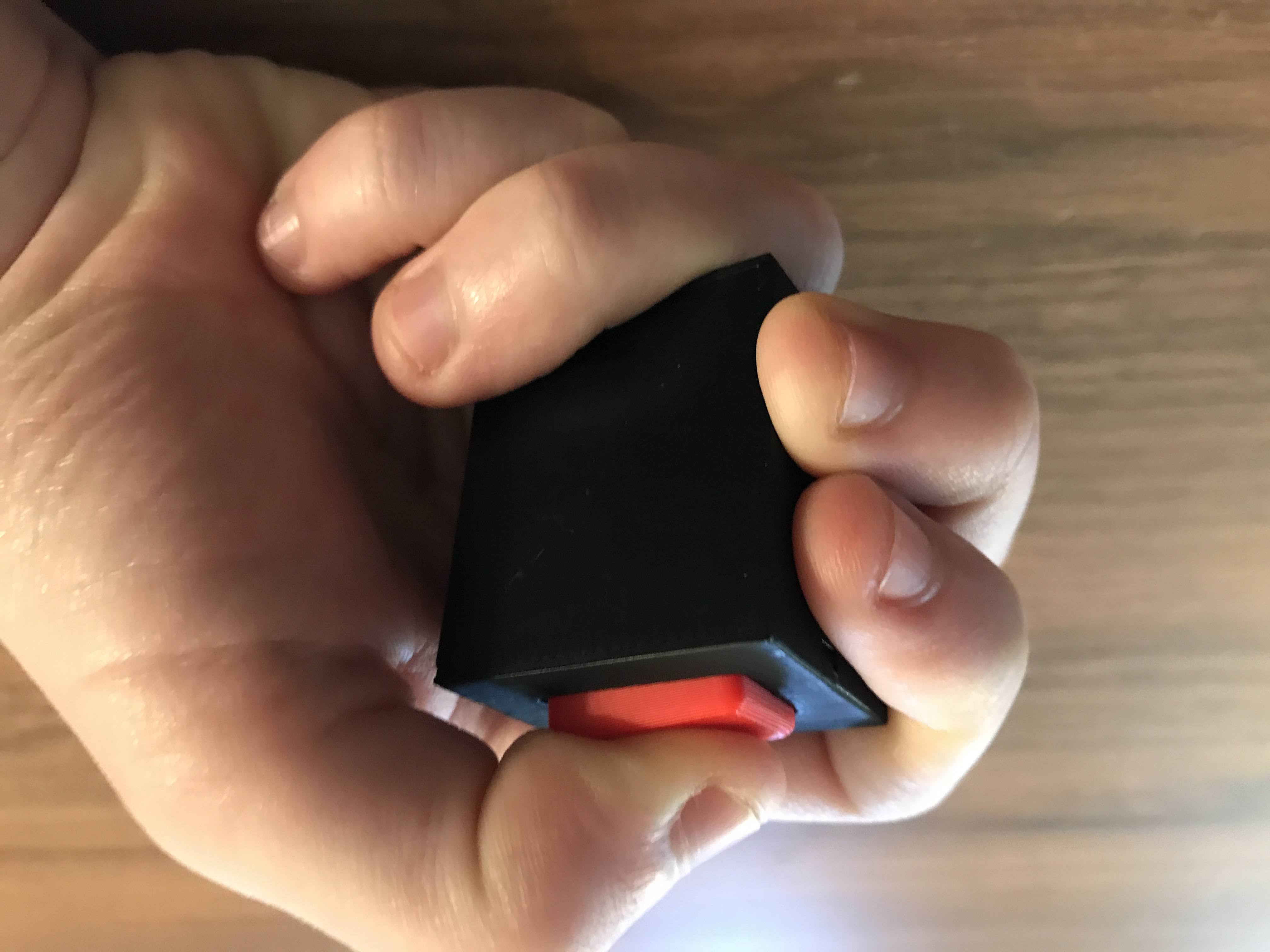 Miniatura 11 do modelo 3D Fidget Push Button v2