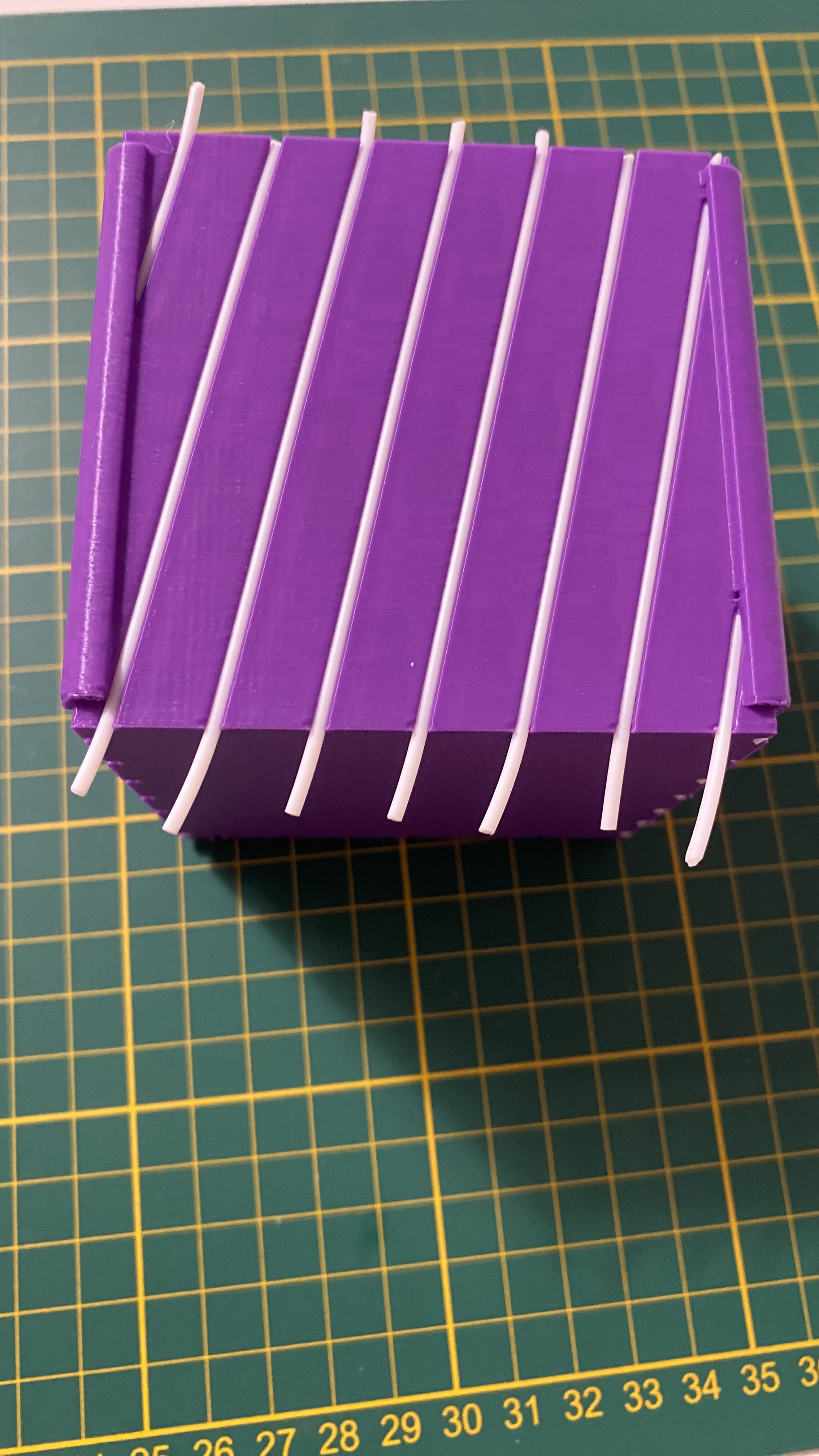 Planter with a Unique Design — miniatura 5