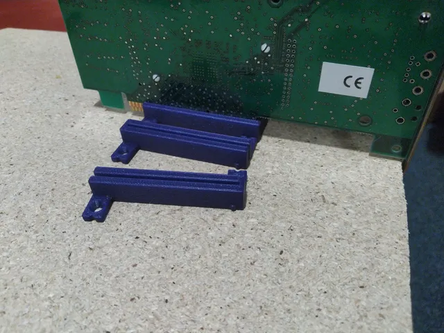 Extension card holder for storing PCI/EISA/ISA/Gio32/SBUS Cards
