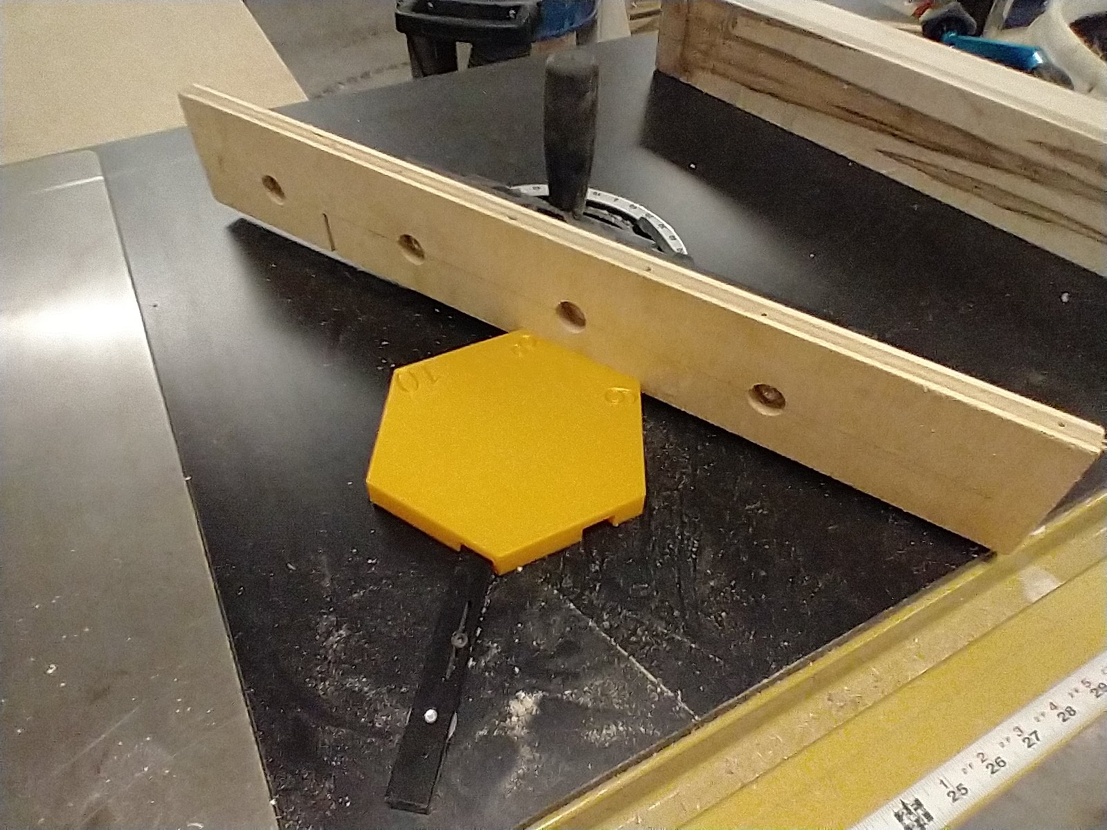 Table saw miter guide for angled cuts