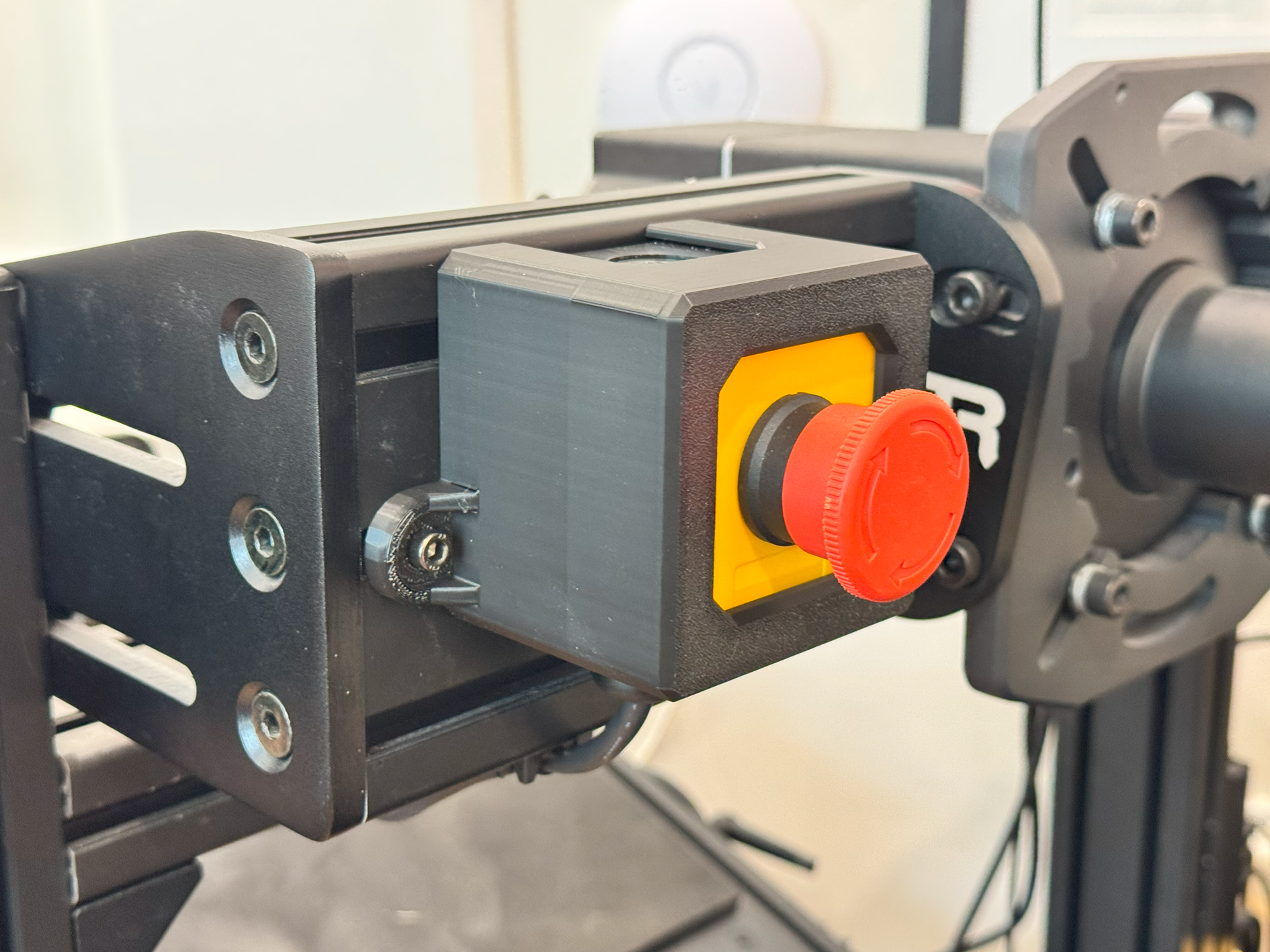 Tall Simucube emergency e-stop button mount (8020)
