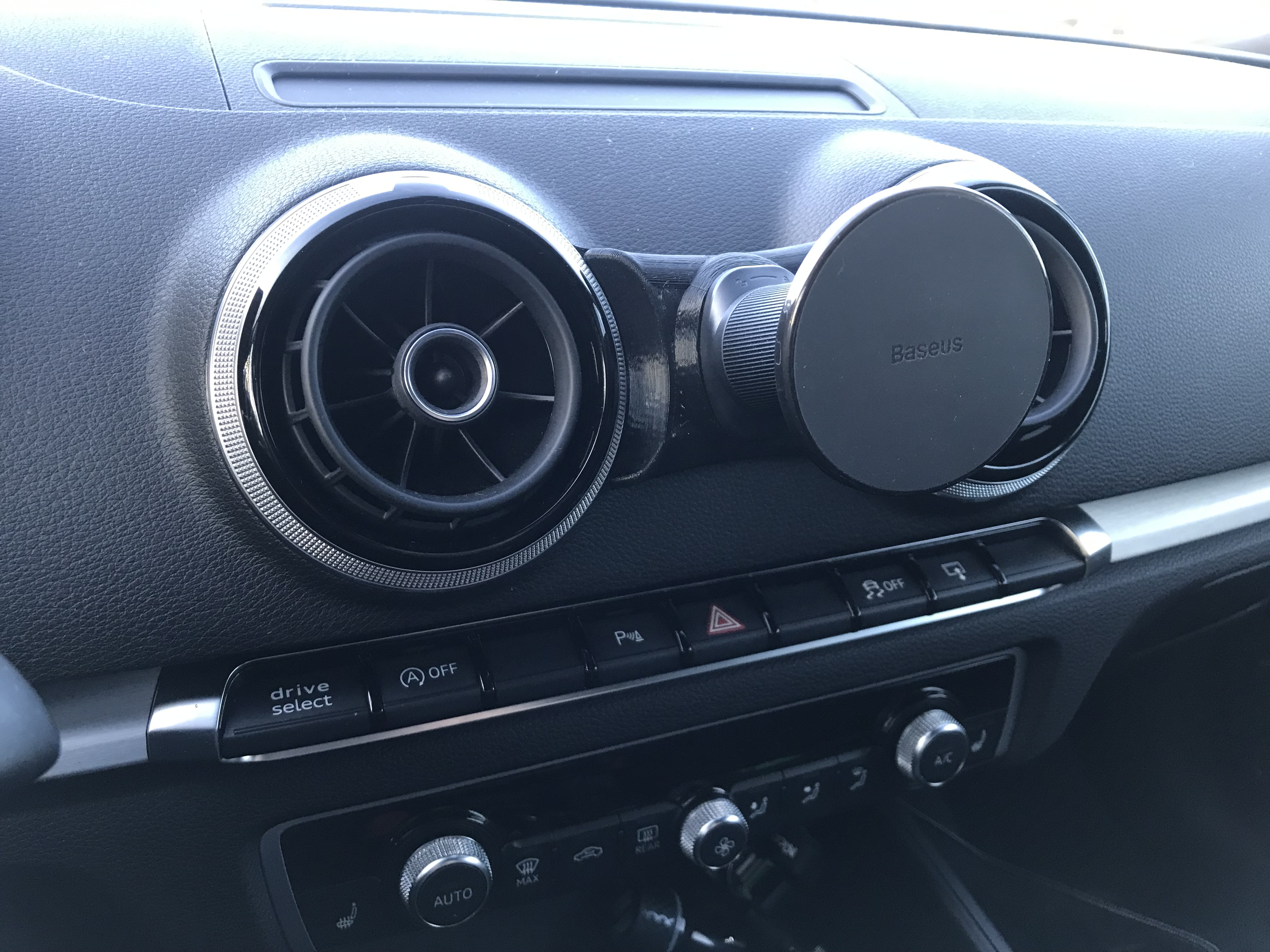 MagSafe Audi S3/A3/RS3 8V Phone Holder