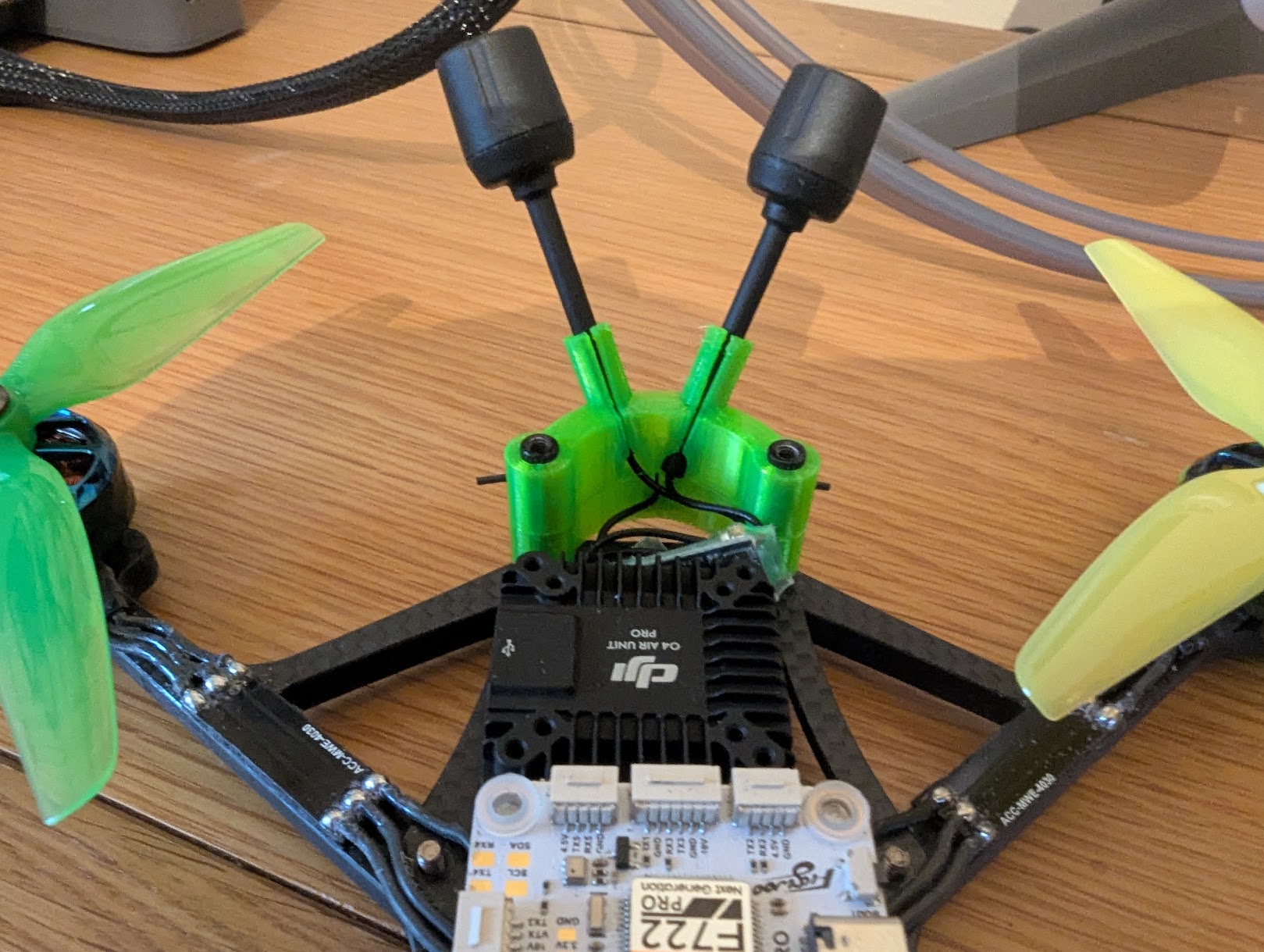 AOS5 DJI O4 Dual Antenna Mount