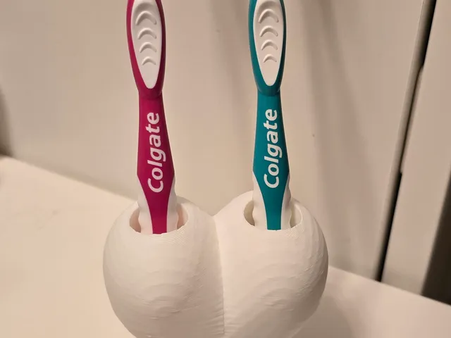 heart shaped toothbrush holder