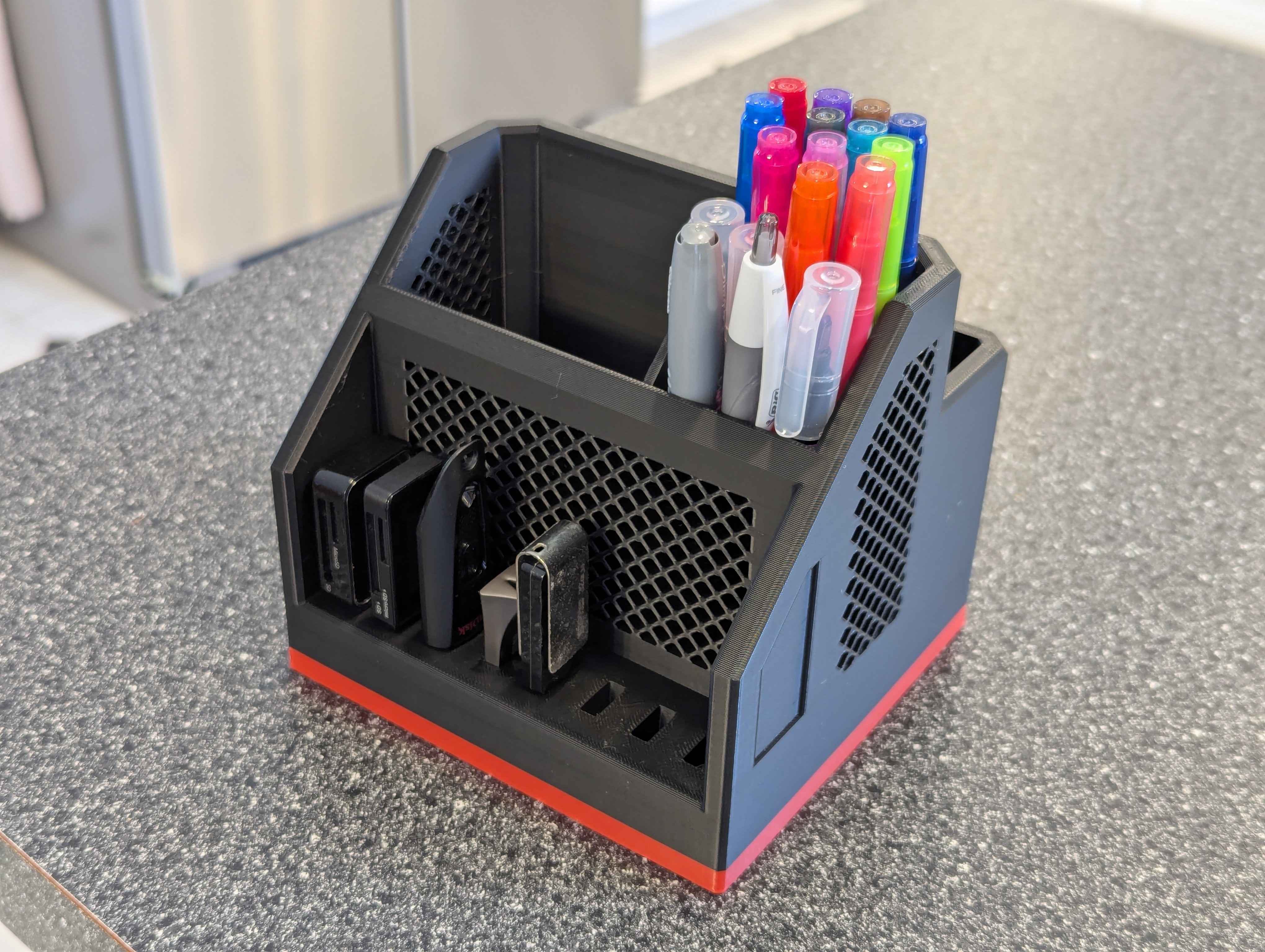 Desktop Organizer Remix 3D model thumbnail