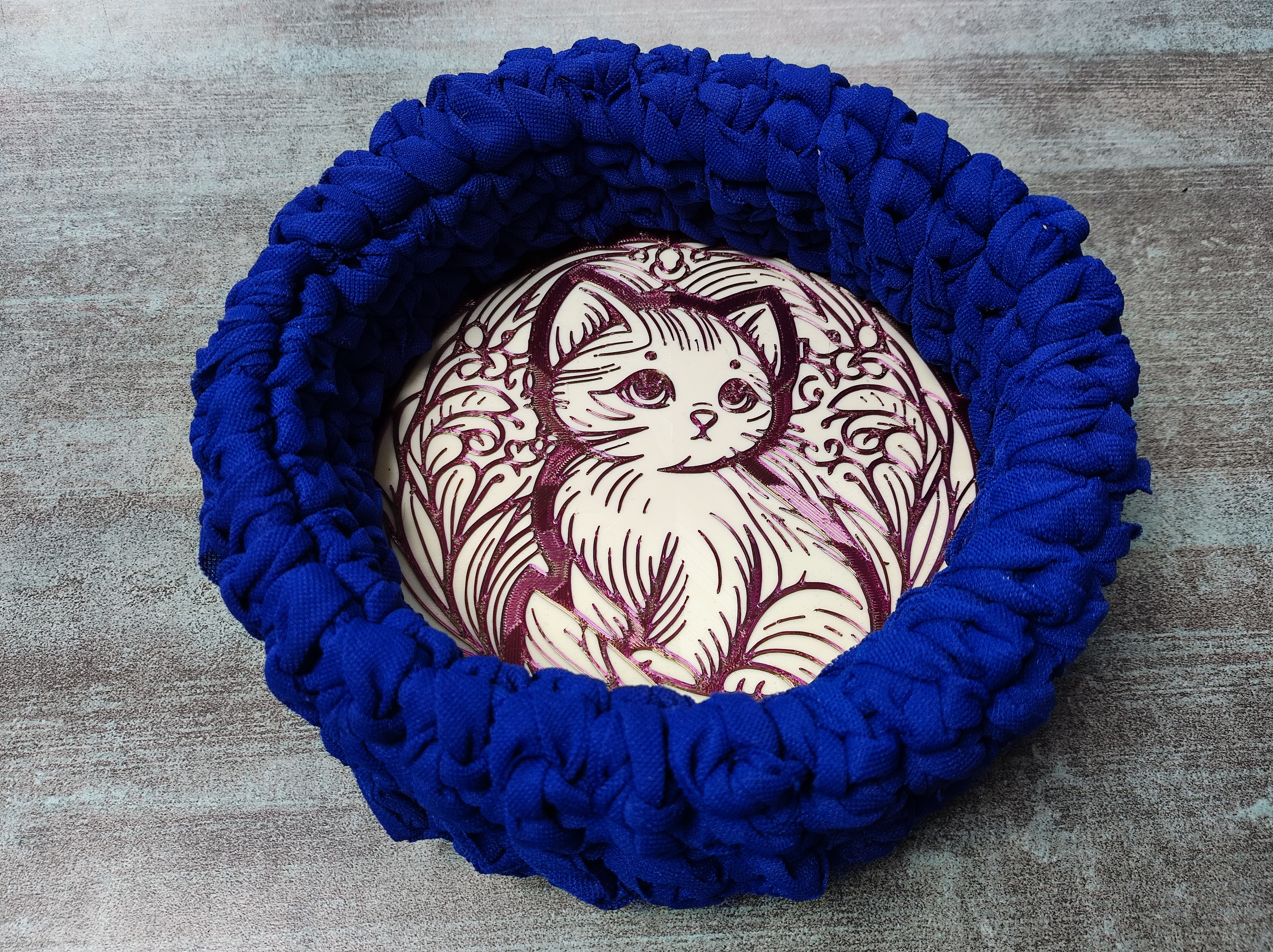 Kitten motif crochet basket bottom (base) 32 holes