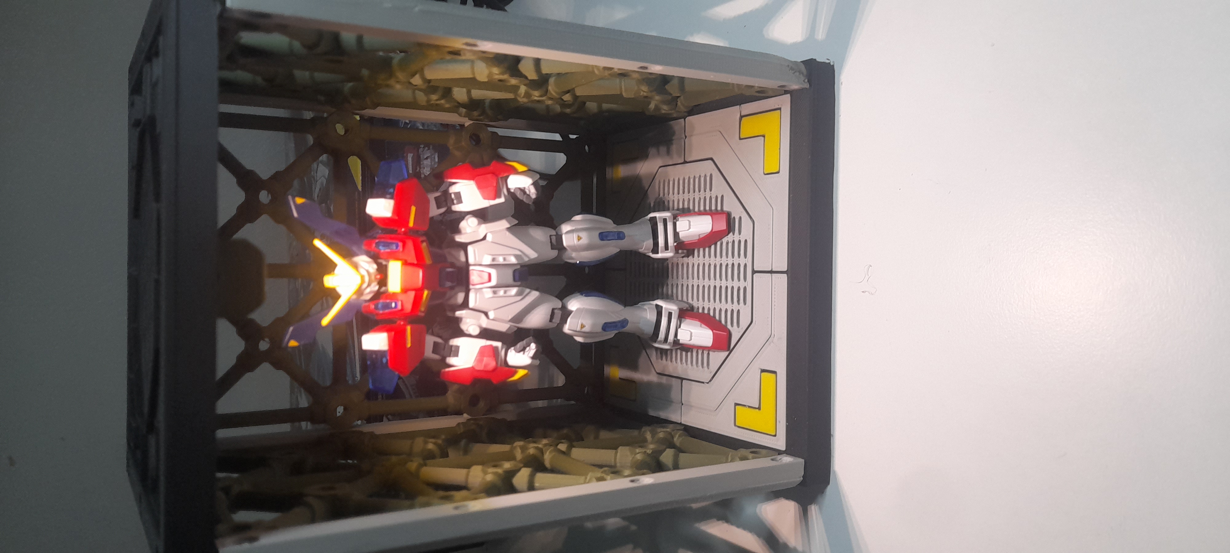 Storage and exhibition stand for gunpla