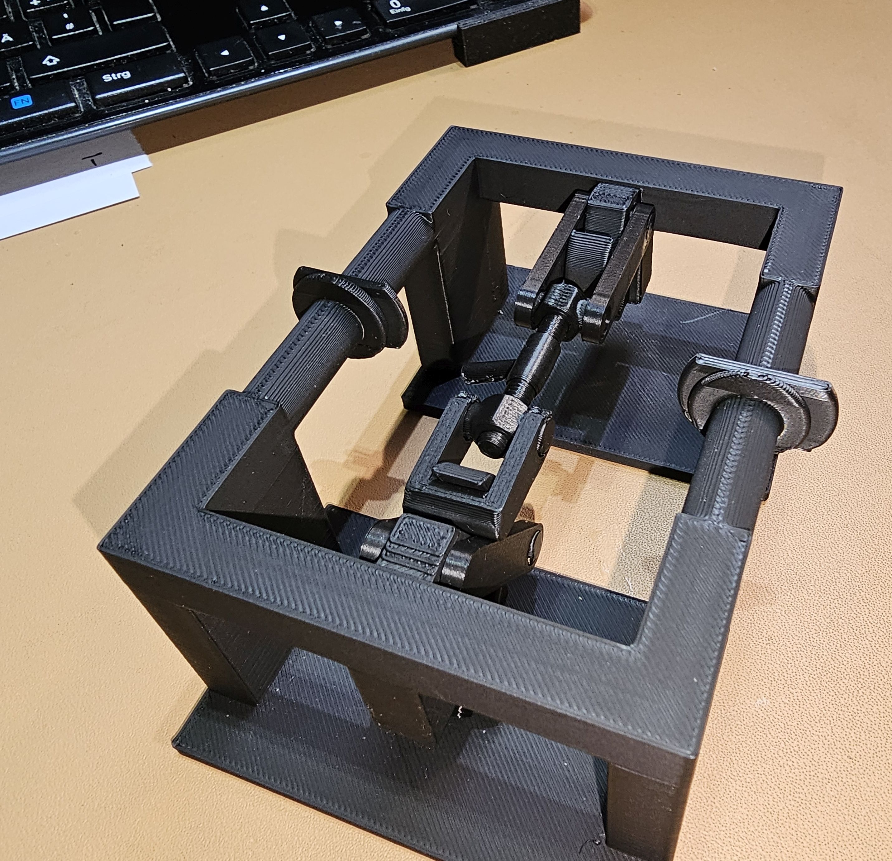 Functional Model of a European style railway screw coupler (UIC Schraubenkupplung) — miniatura 3