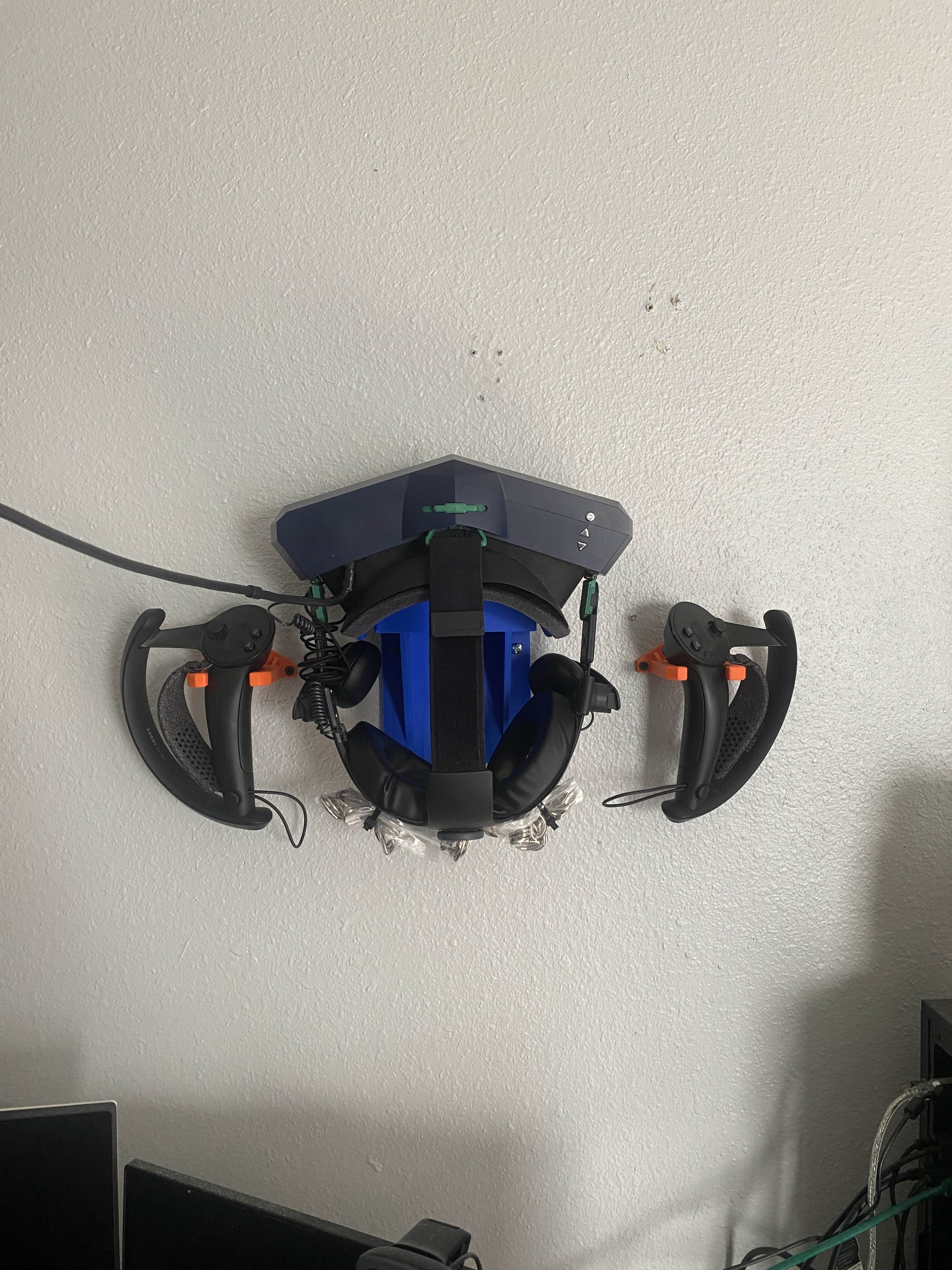 Miniatura 2 do modelo 3D Pimax VR Headset Wall mount