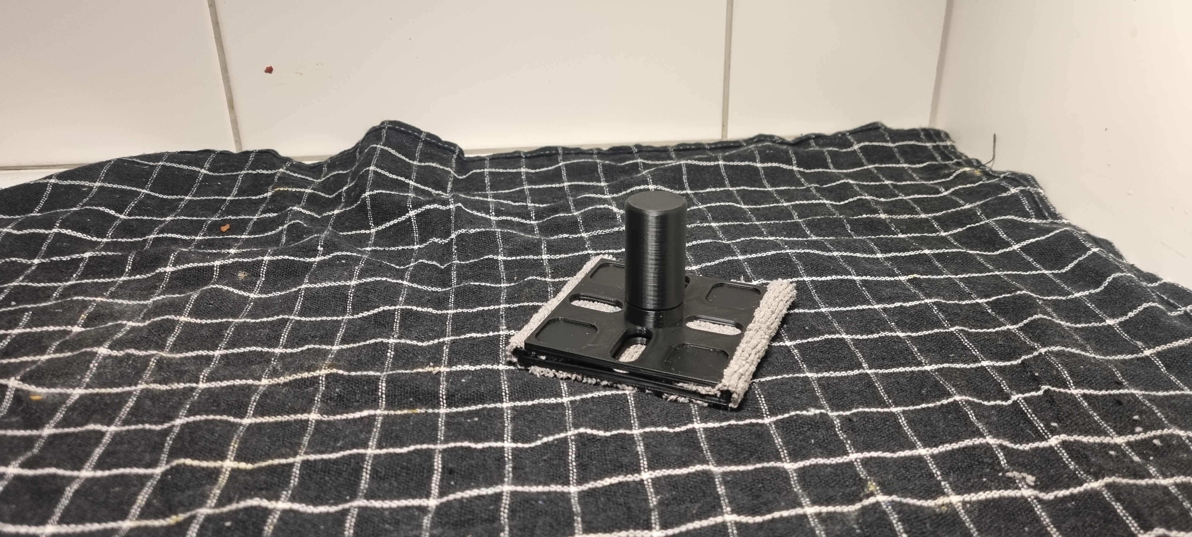 Bed Cleaner - Microfiber Cloth Holder