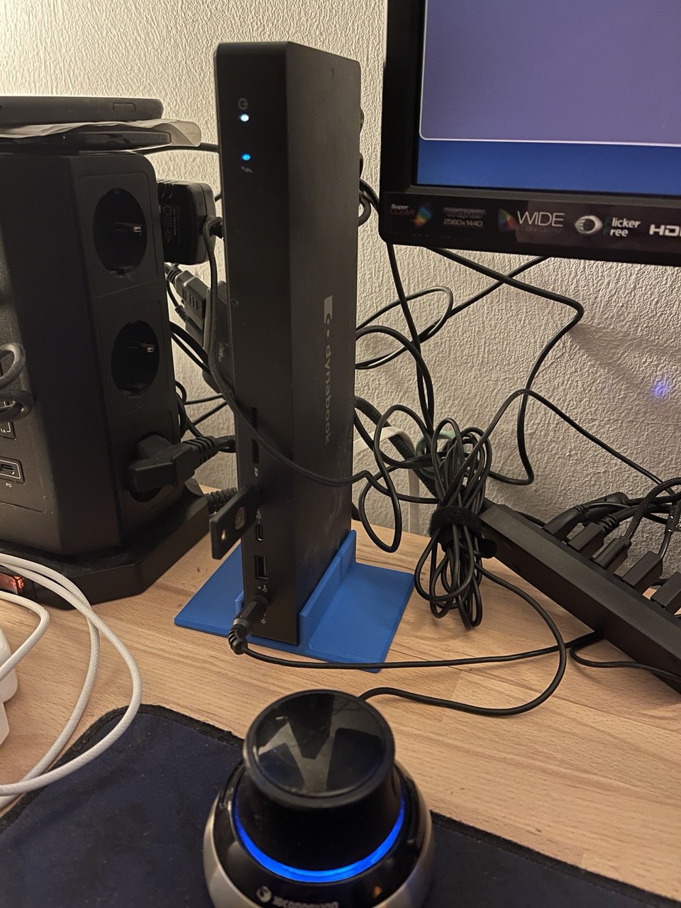 dynabook tb4 dock vertical stand