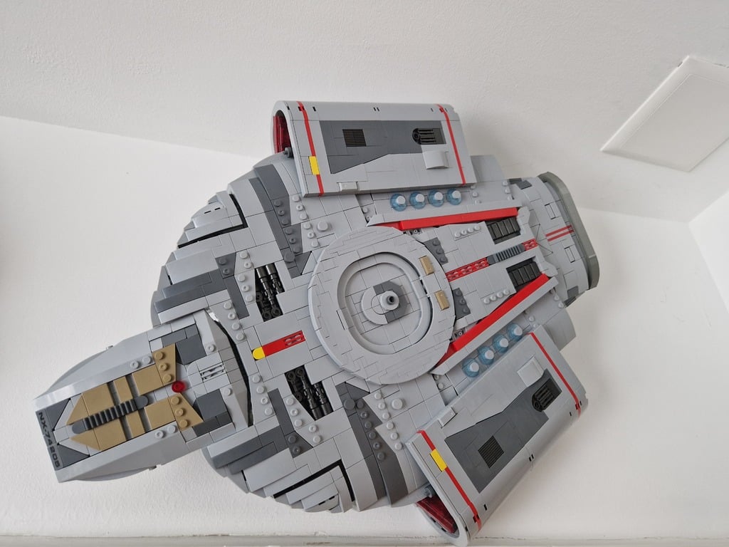 Bluebrixx Star Trek Defiant Wall Mount