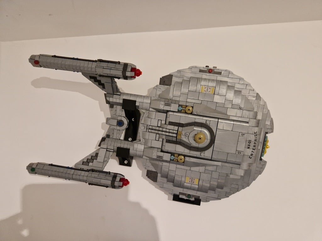 Bluebrixx Star Trek Enterprise NX-01 Wall Mount