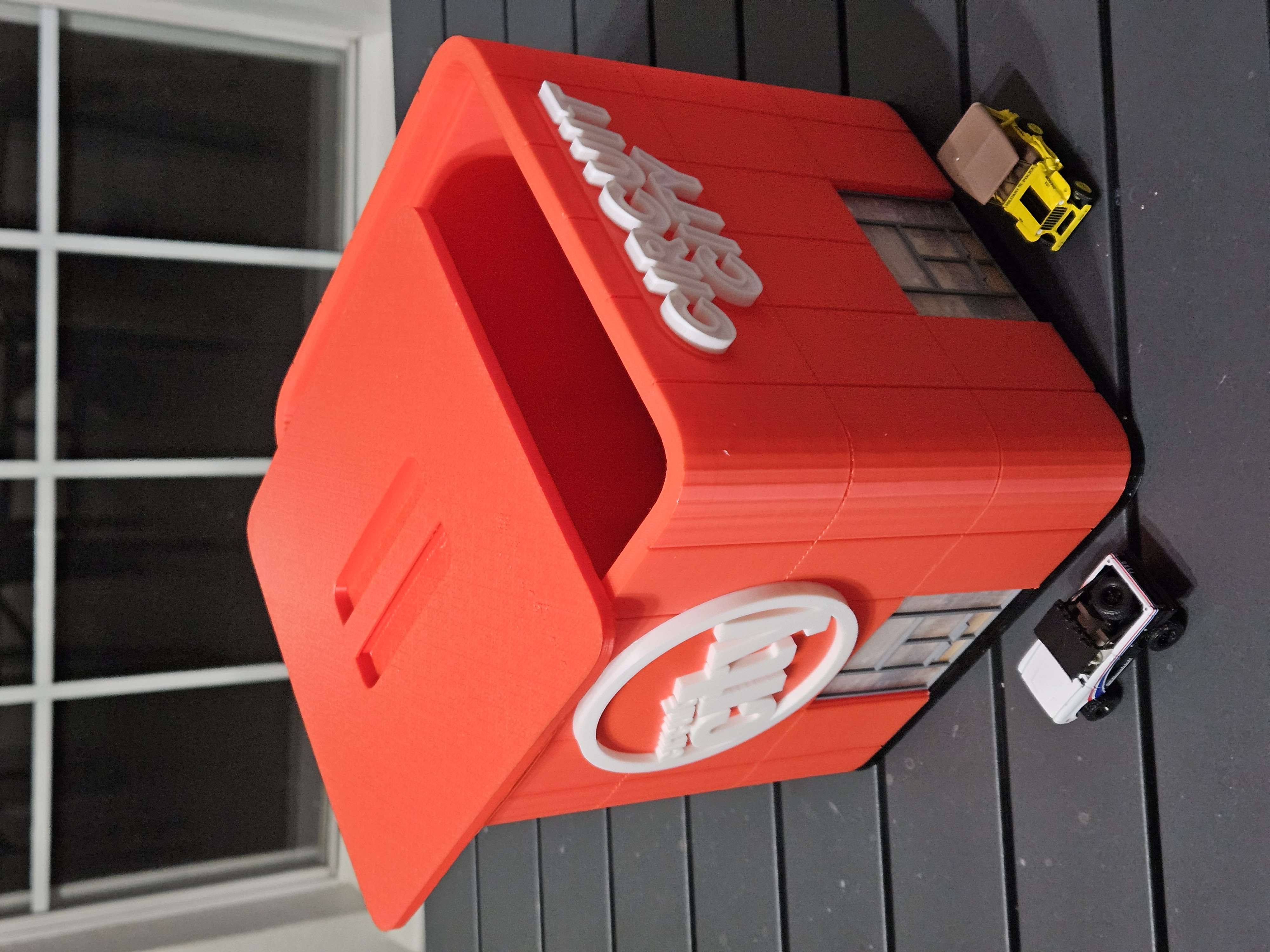 1:64 Circuit City Fanart Scale Model and Storage Bin