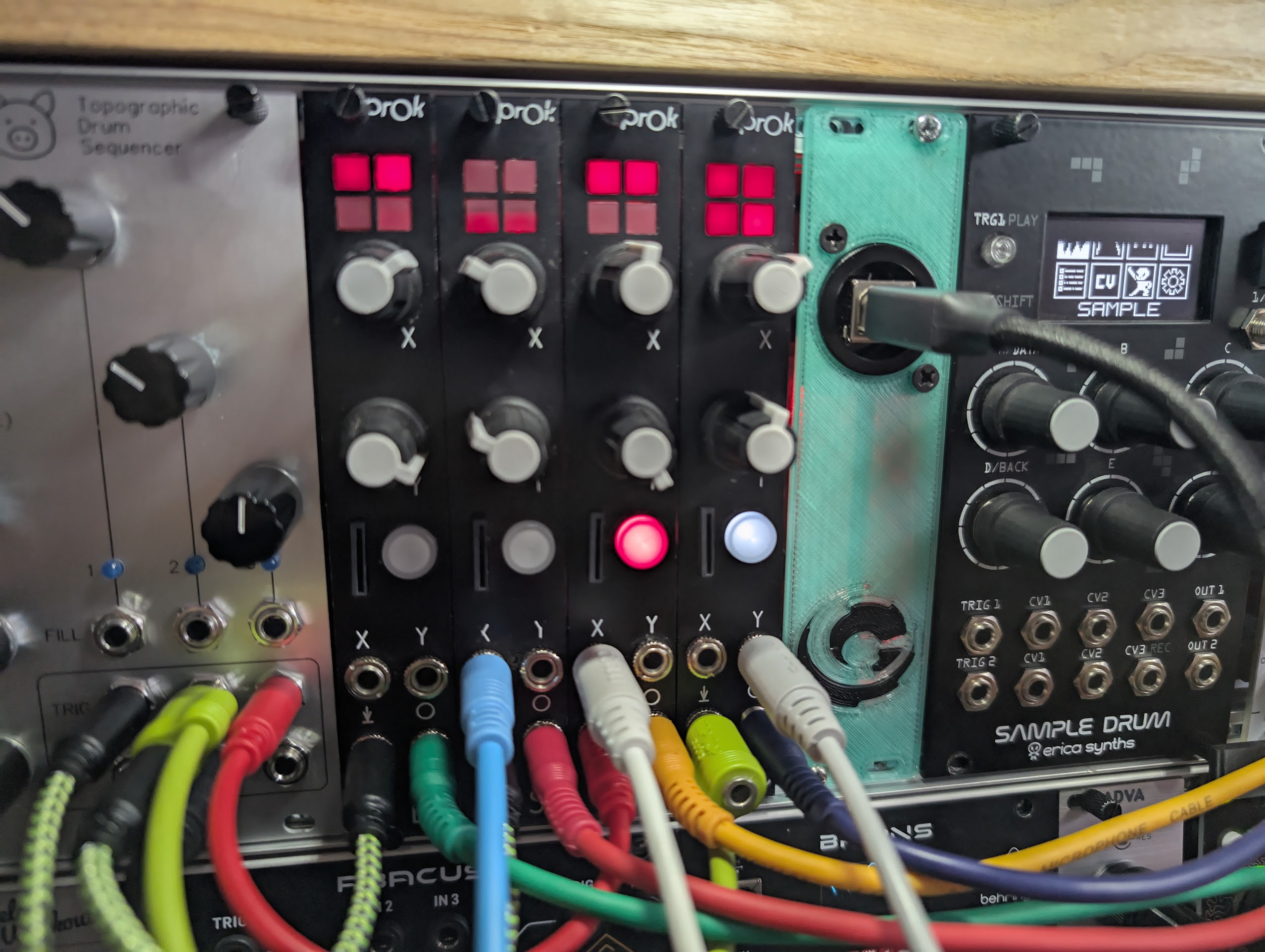 Eurorack 6HP USB Pass Through Mount Plate