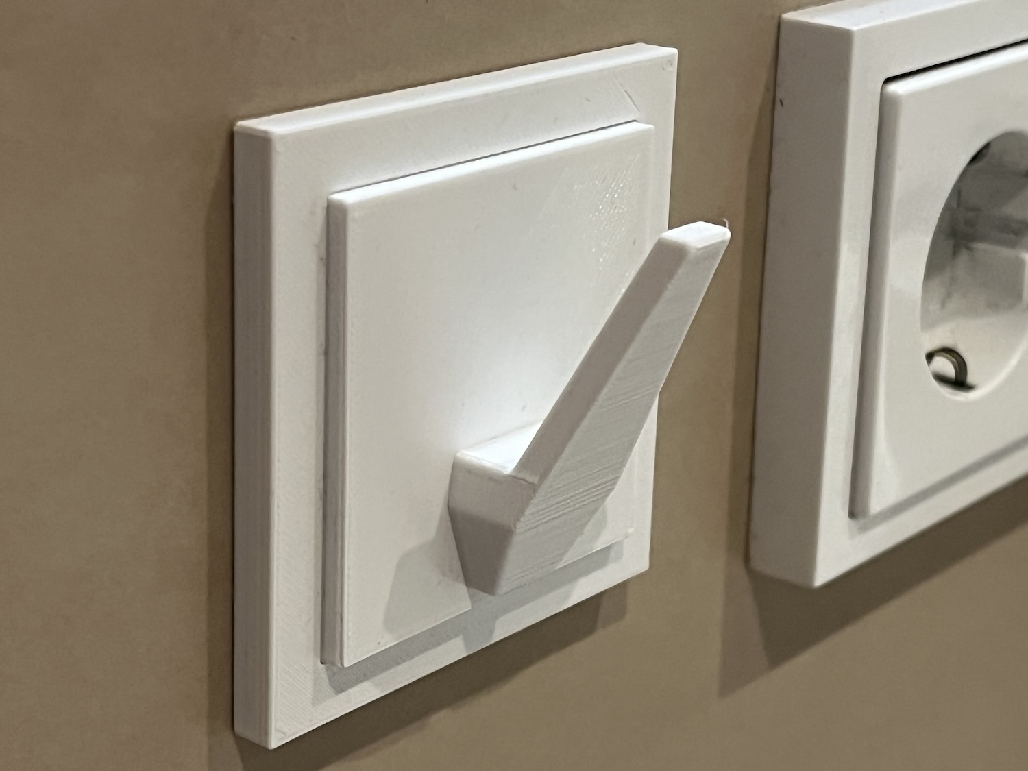 Bath Towel Hook (adhesive mounted)
