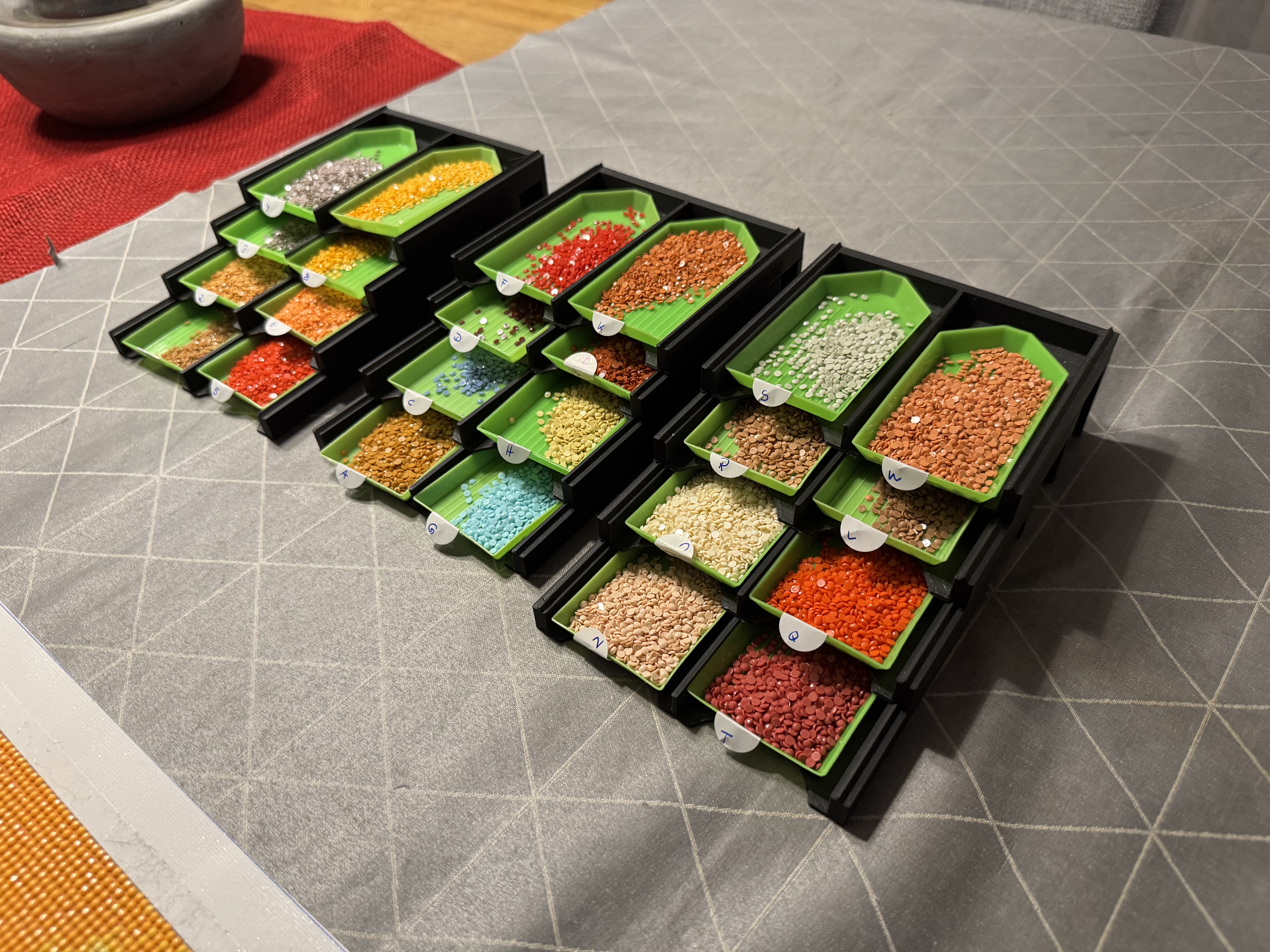 Diamond painting sliding tray