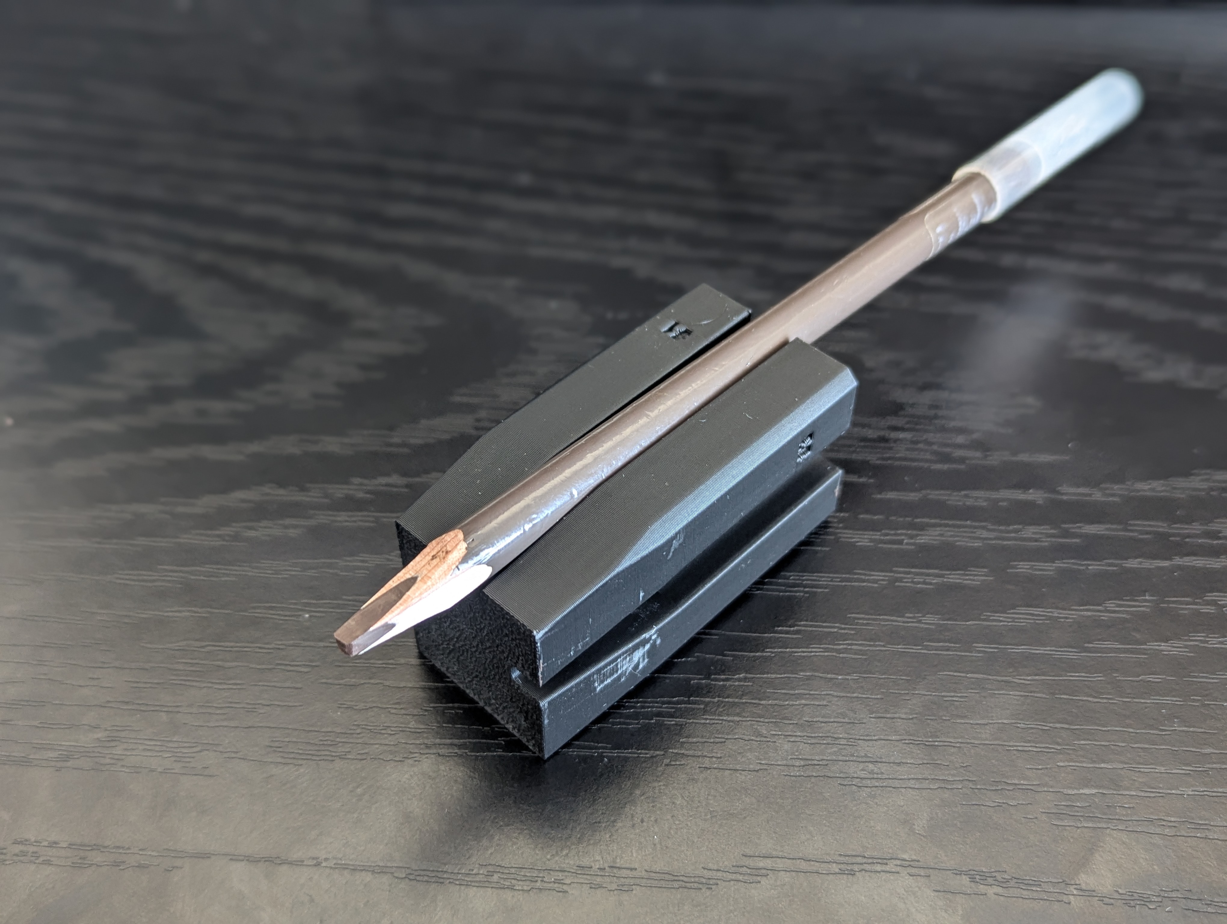 Eyebrow pencil shaper