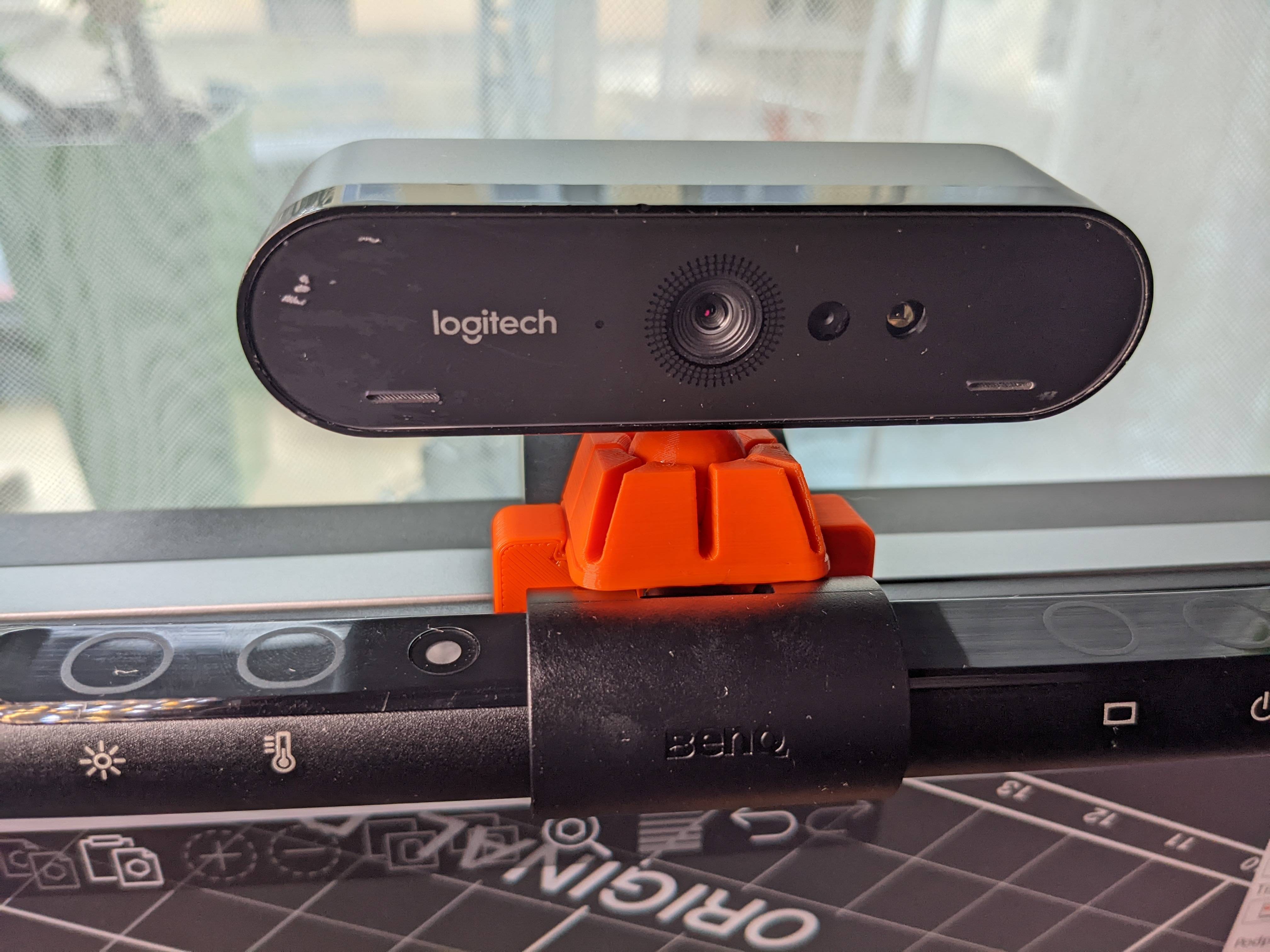 Webcam holder on BenQ Screenbar