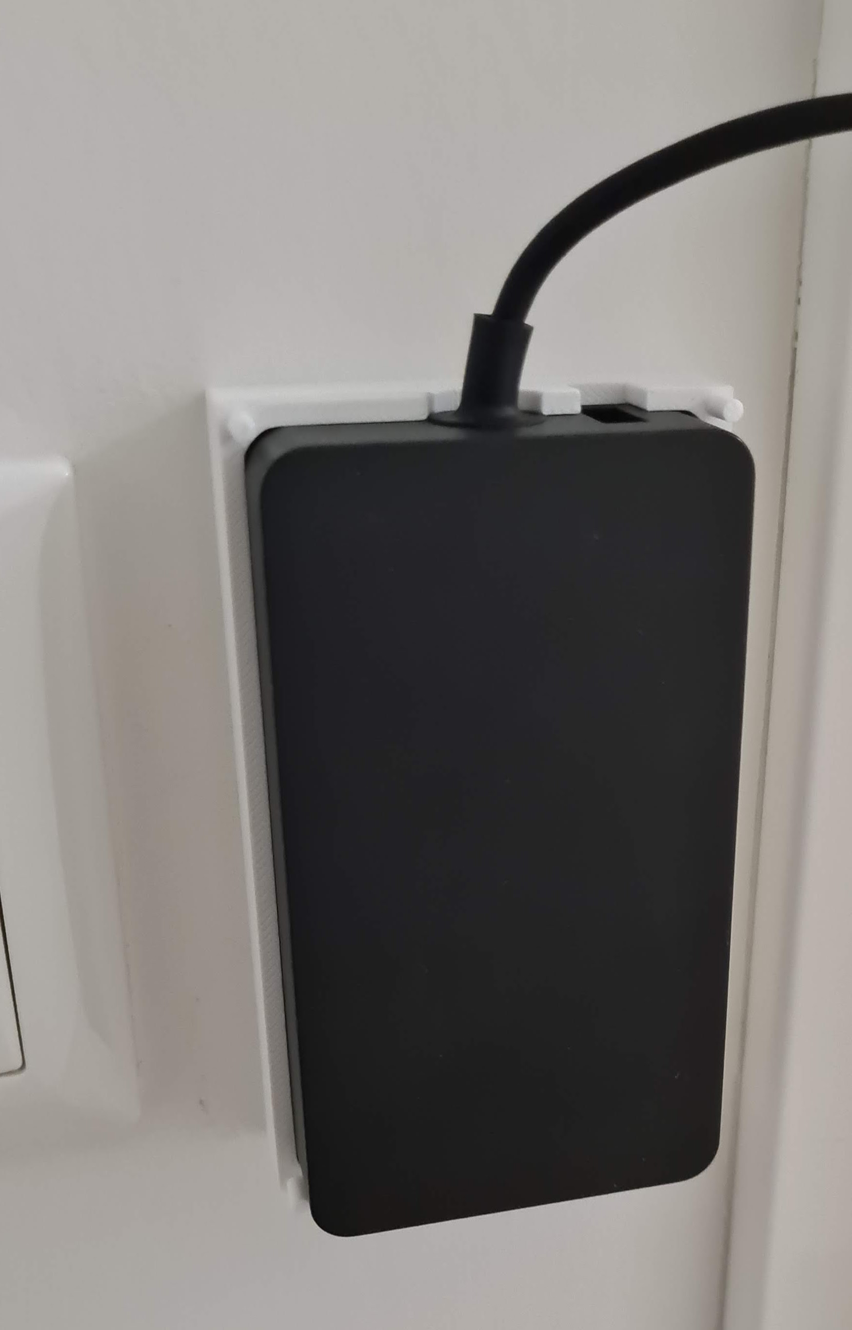Microsoft Surface Pro 4 power adapter wall mount
