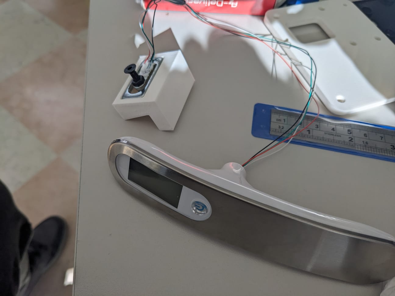 Load cell belt tension meter for v400 extrusion