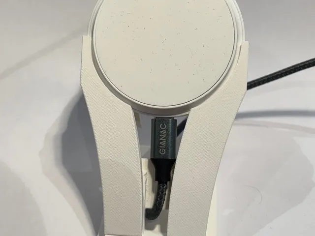 OnePlus AIRVOOC charger stand