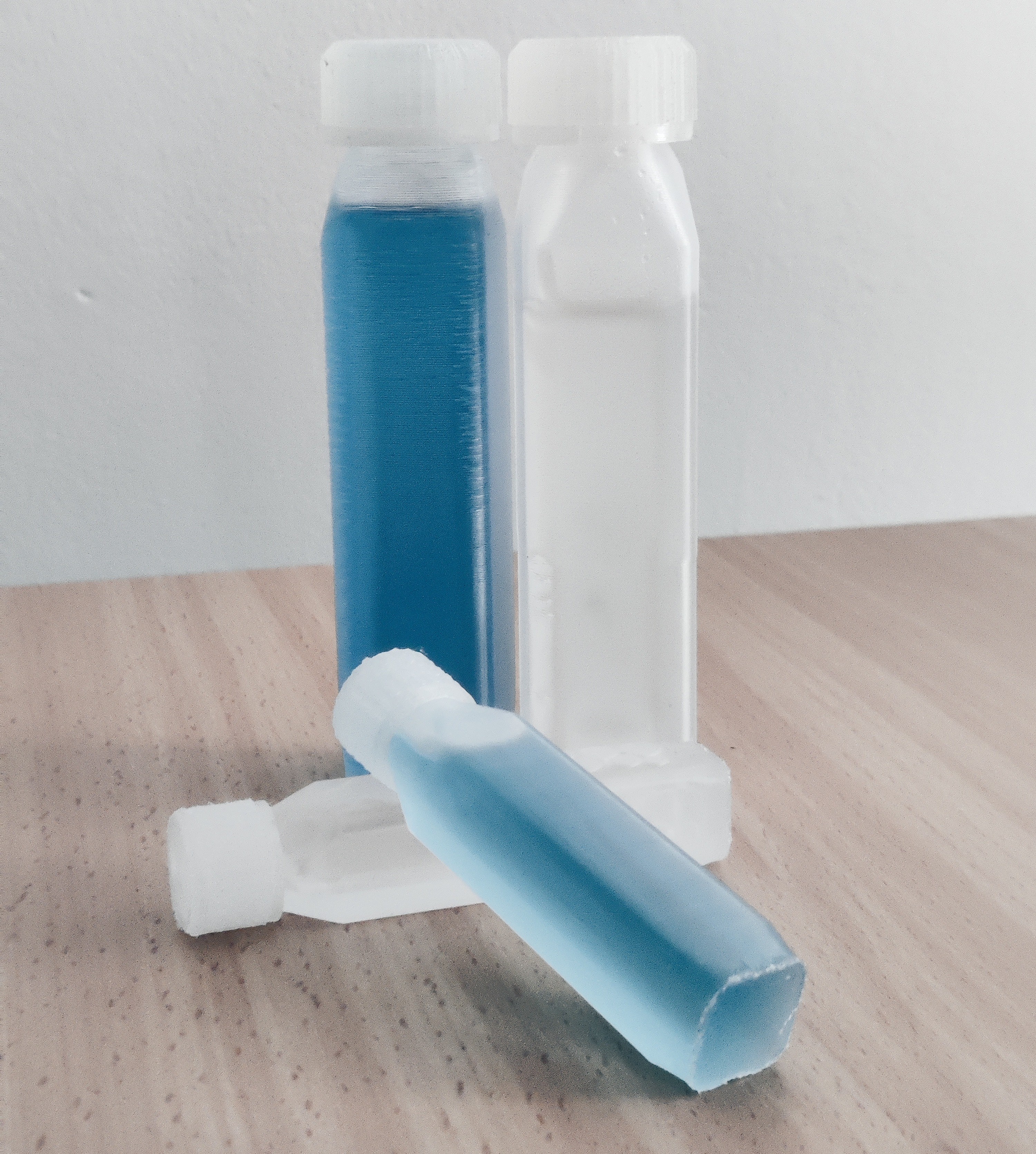 Customizable lightweight travel vials