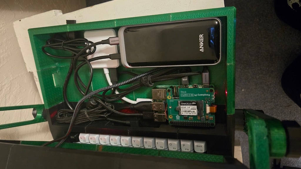 Miniatura 7 do modelo 3D CyberPi - raspberry pi 5 powered cyberdeck