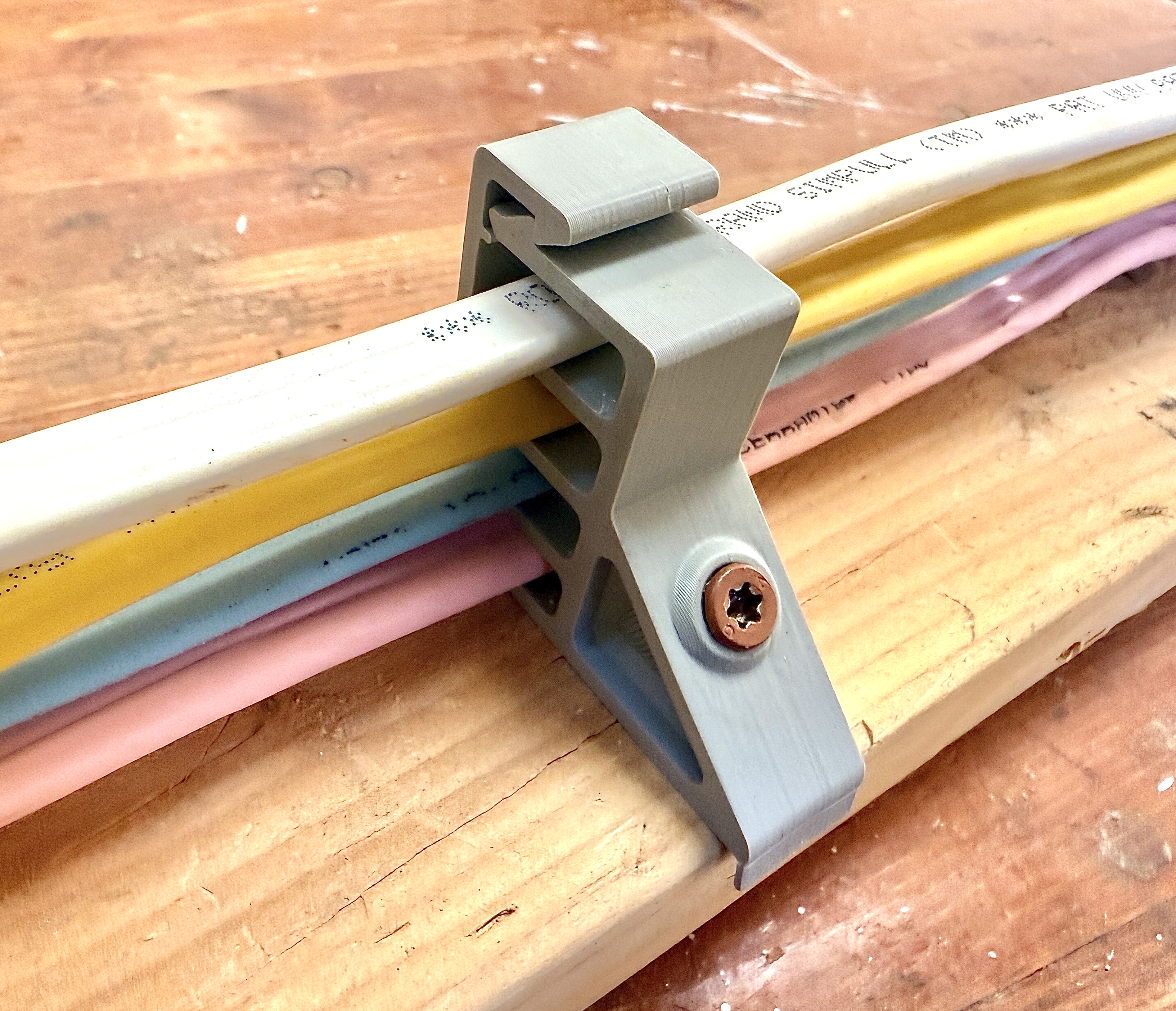 Multi-Cable Snap-Lock Clamp