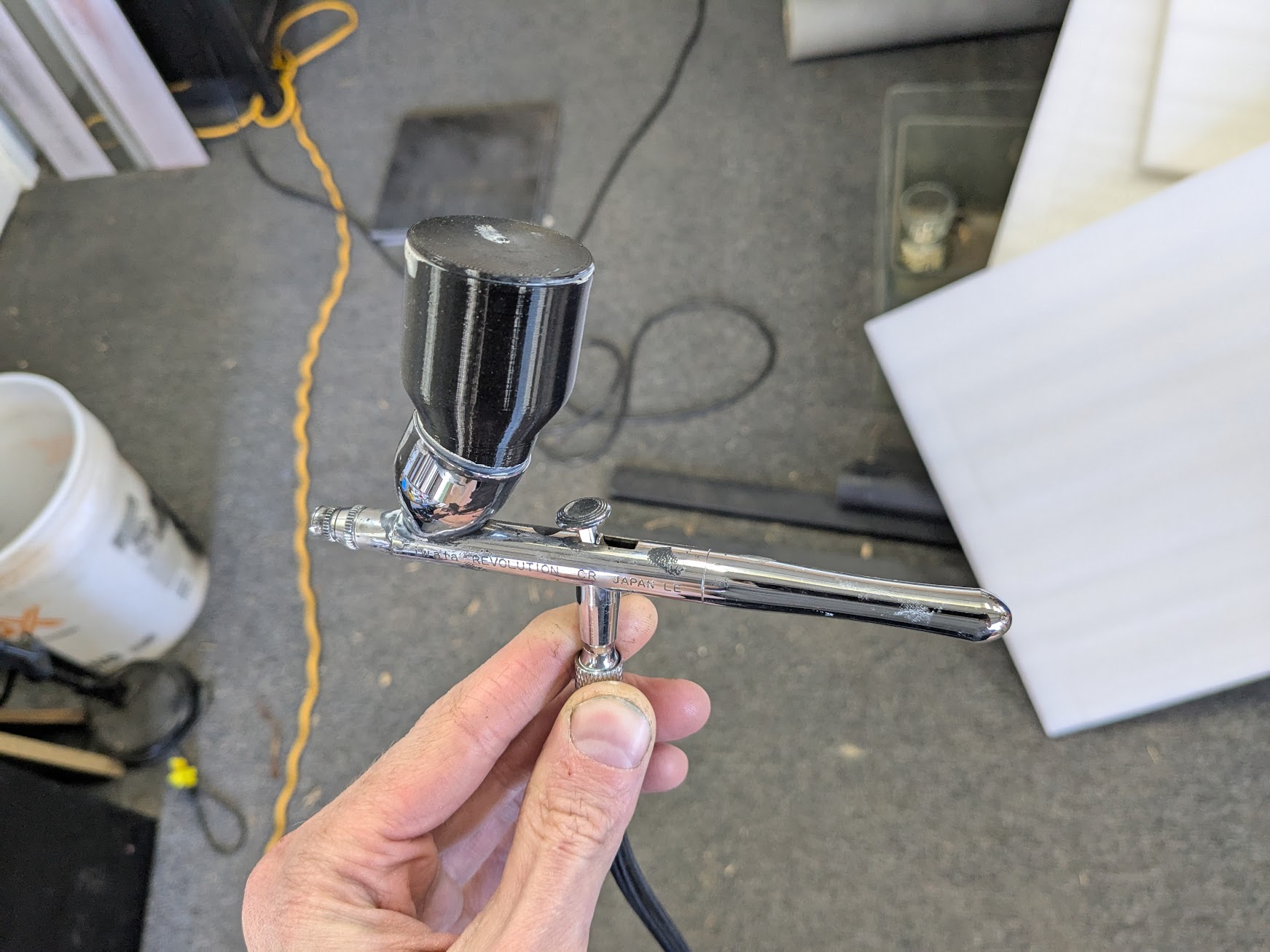 Extra capacity extension for Iwata Revolution CR top-feed airbrush