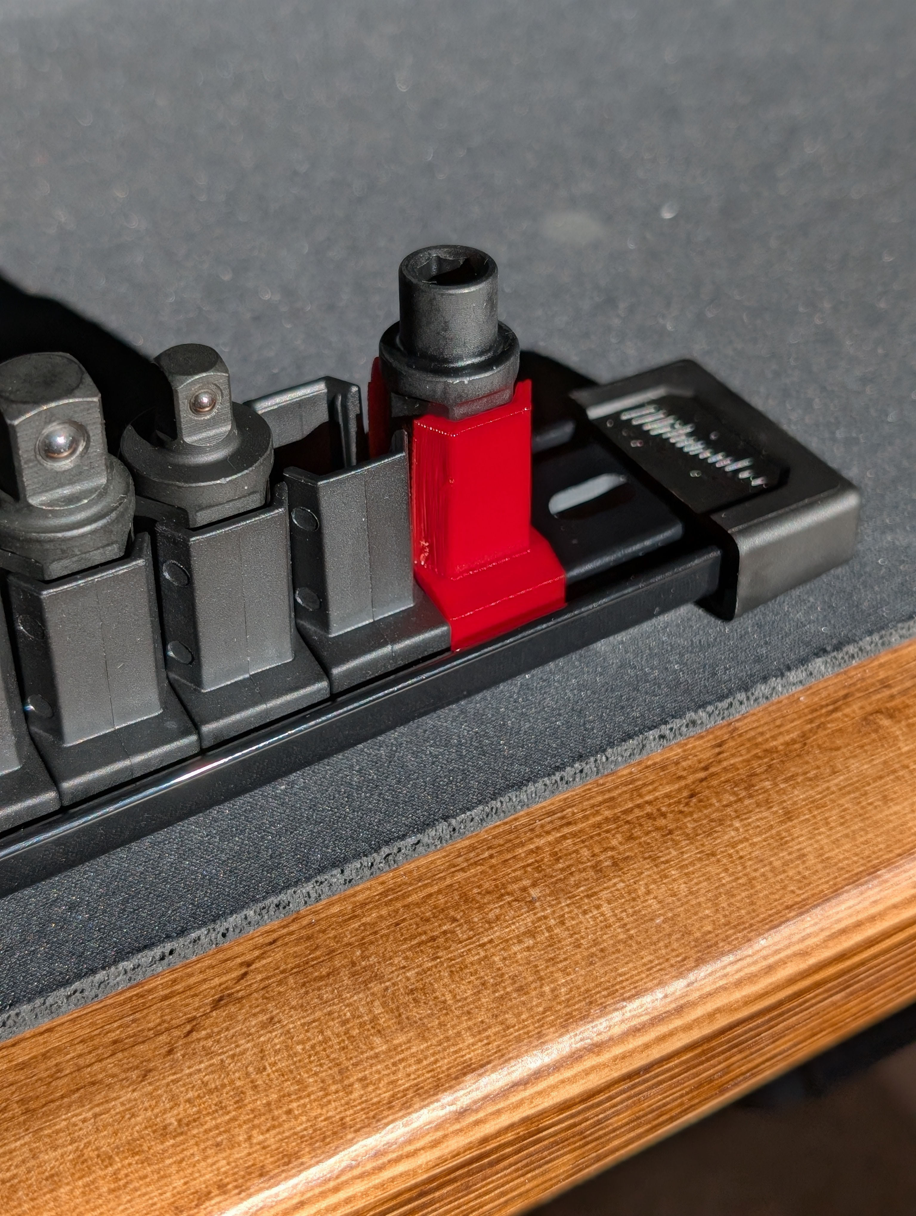 Milwaukee Insider Socket Holder for Milwaukee Rail