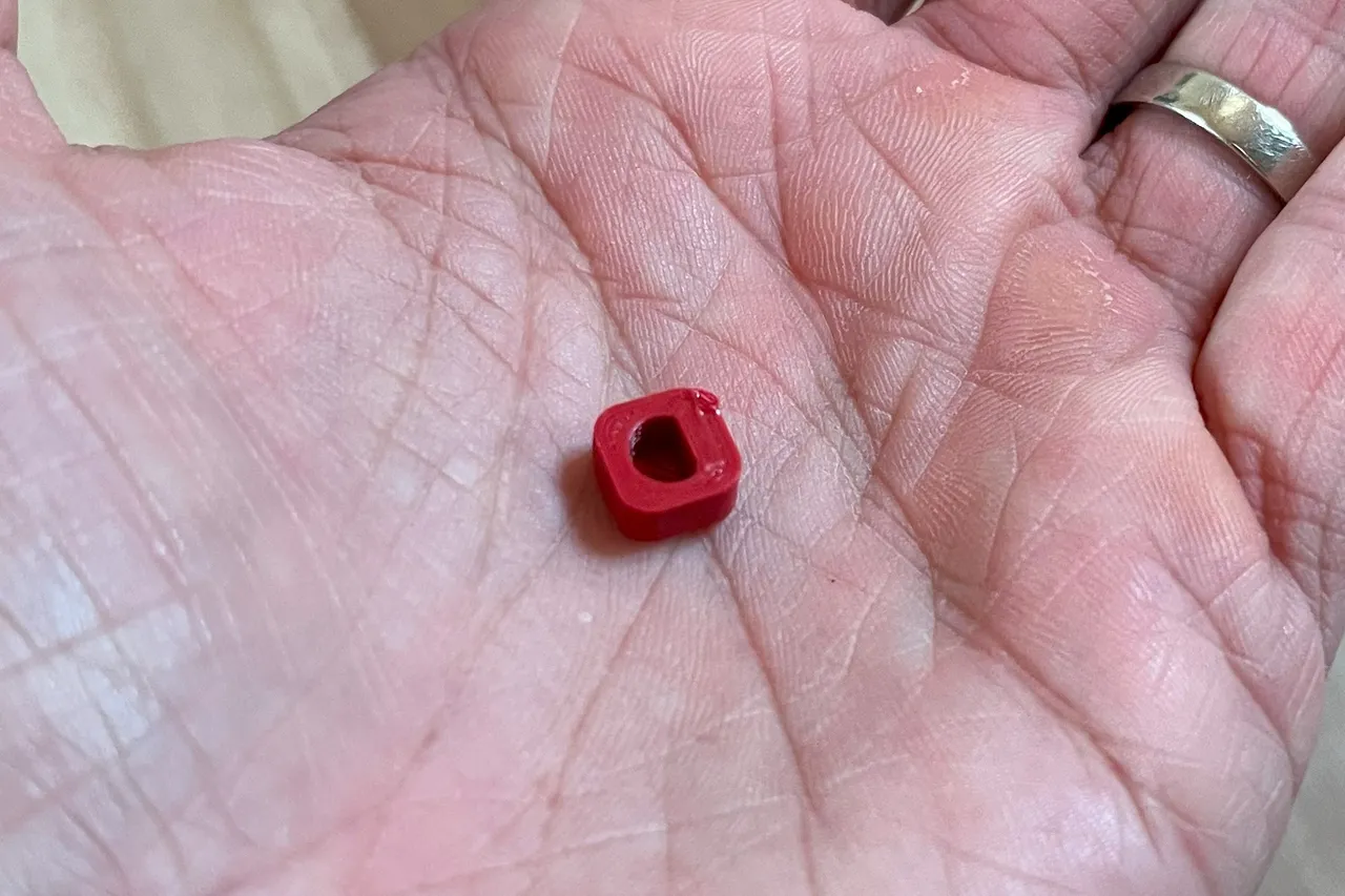 Ecovacs Deebot U2 brush roll shaft adapter by Honza Dohnal
