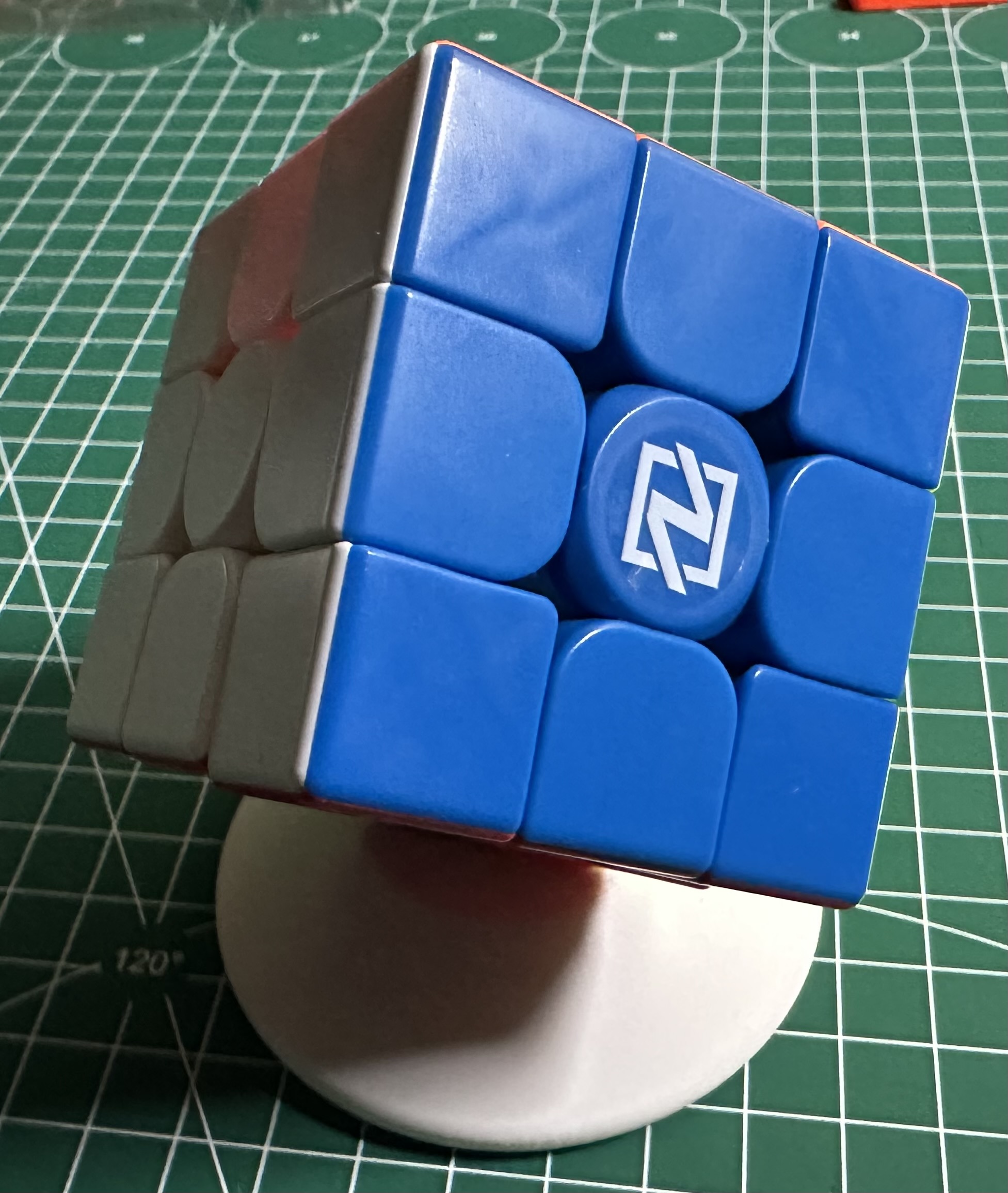 Cube holder/stand