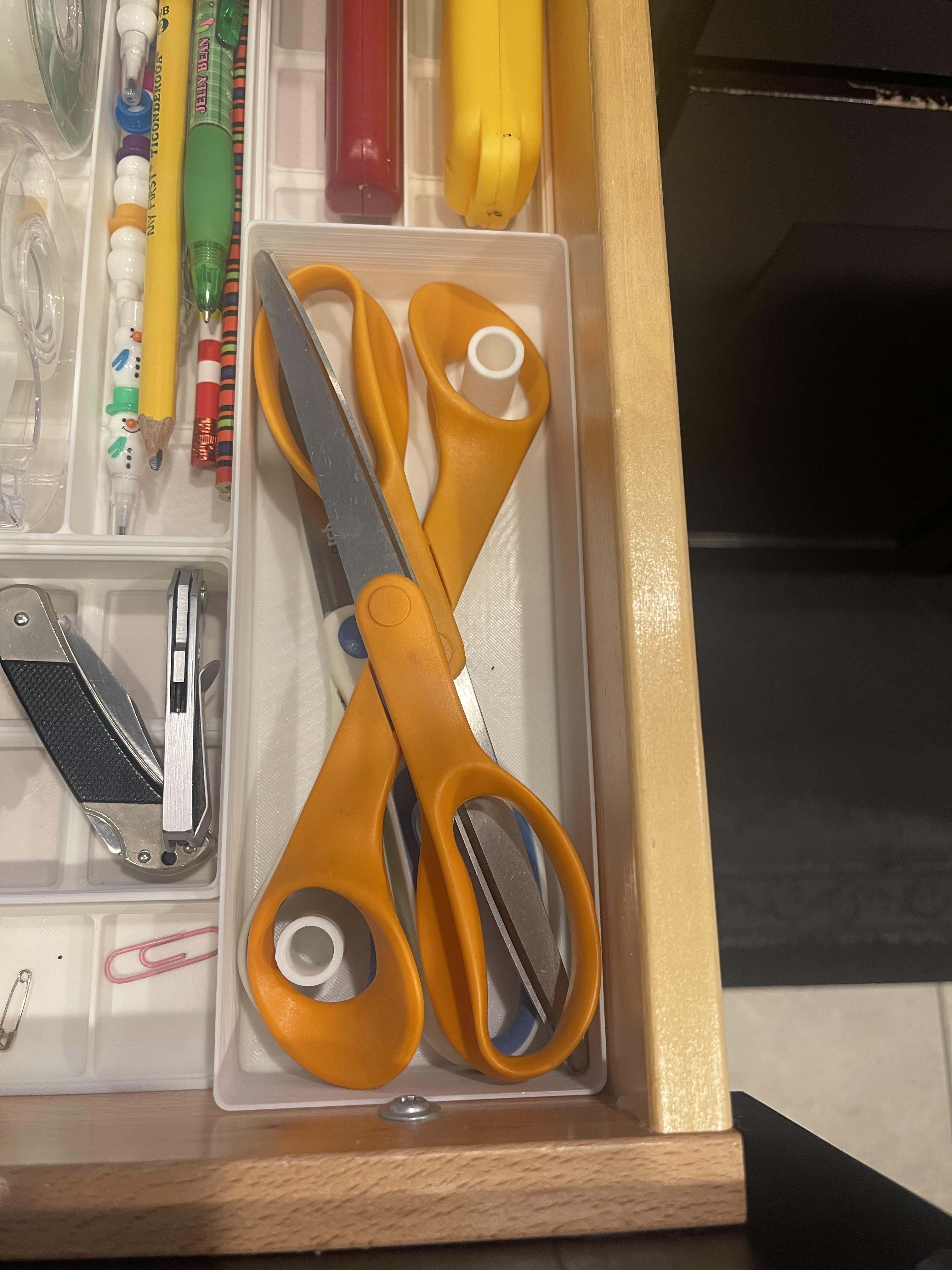 Scissors bin (lays flat)